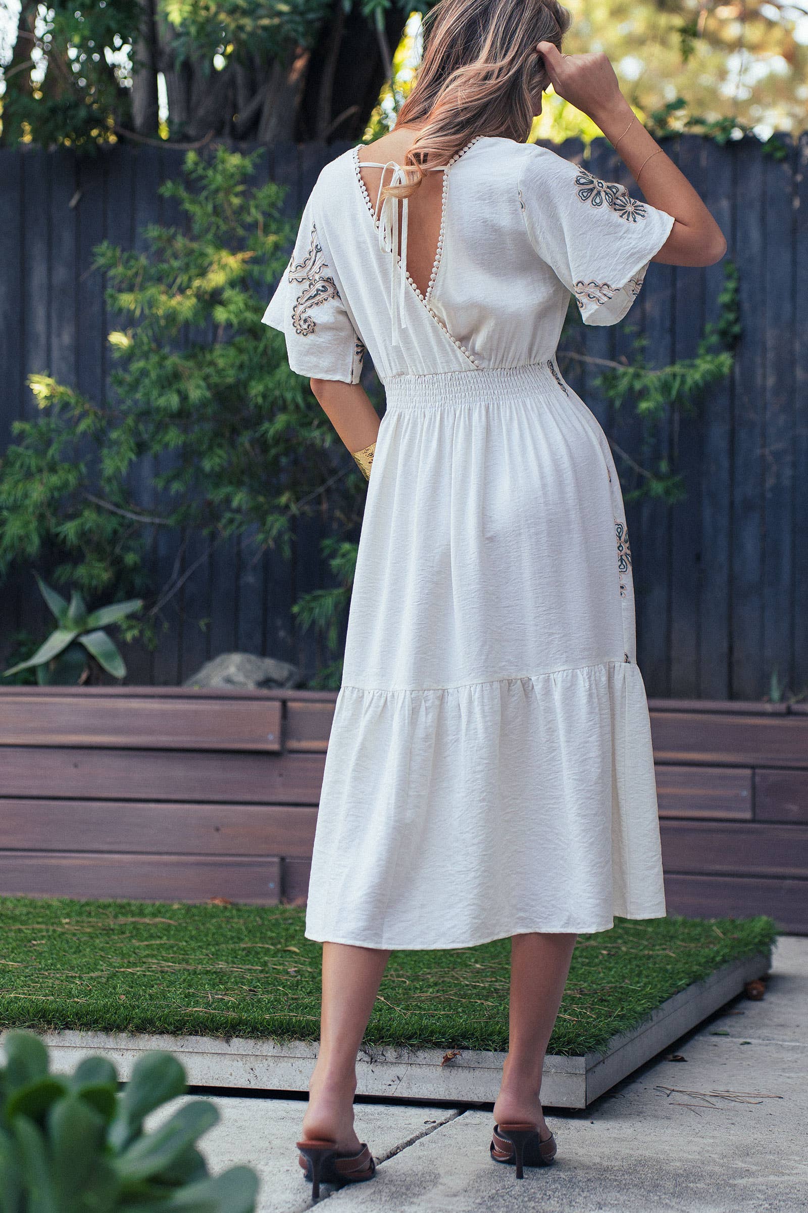 Urban Daizy Paisley Embroidered Linen Blend Midi Dress Ivory-Green Dress - Women's (UDZ-DR-00505) – alternate view 5