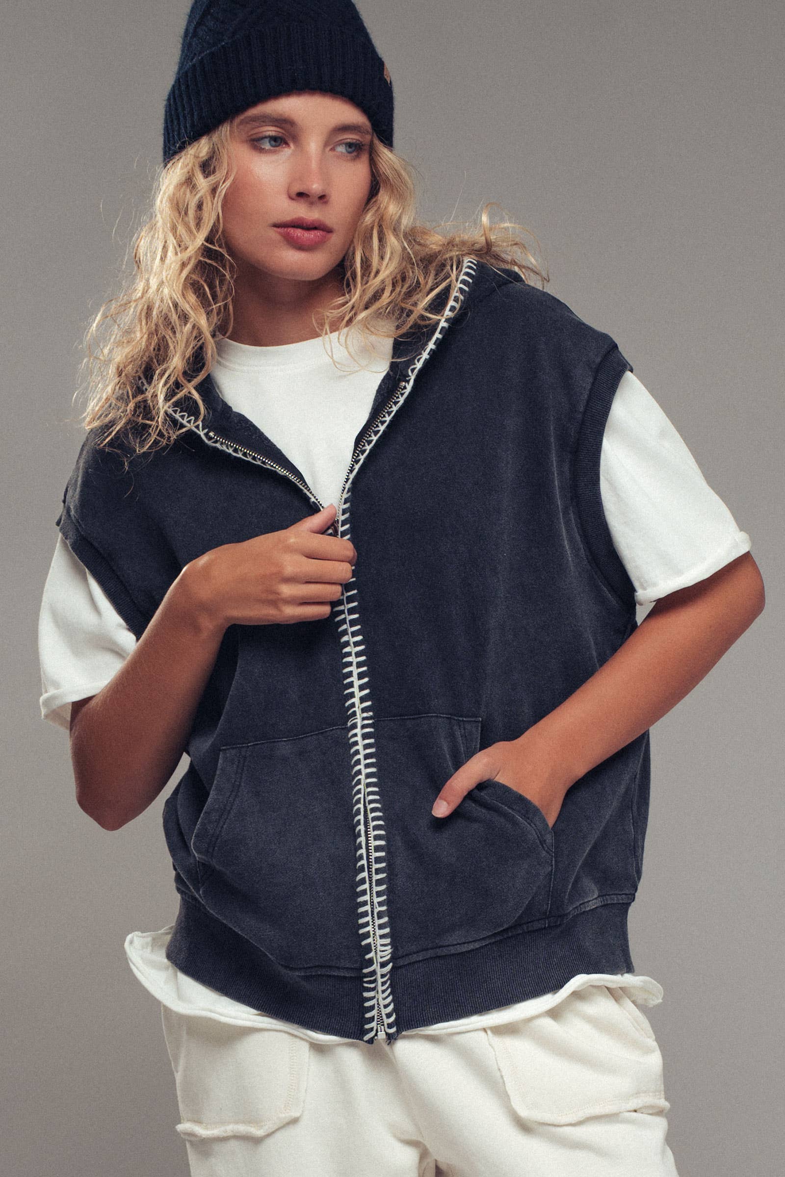 Relaxed Sleeveless Contrast Stitch Zip Hoodie