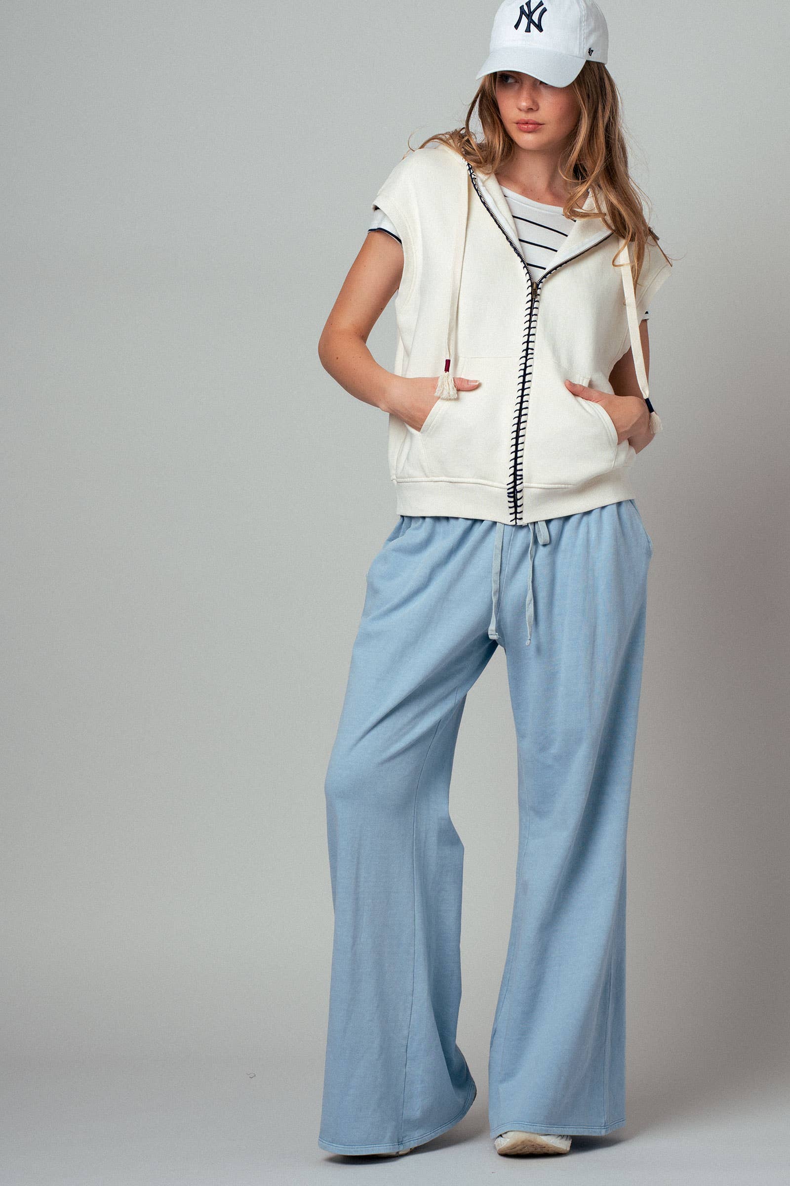 Relaxed Sleeveless Contrast Stitch Zip Hoodie