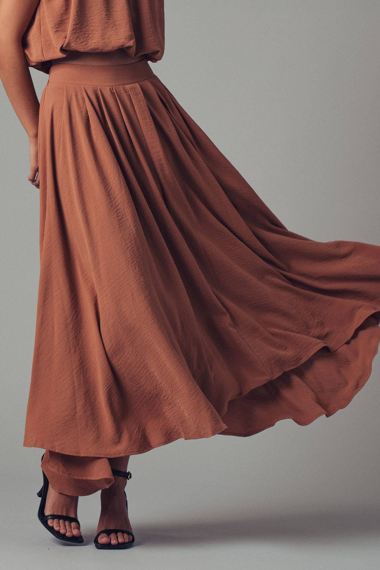 Pleated High-Waist Flowy Skirt