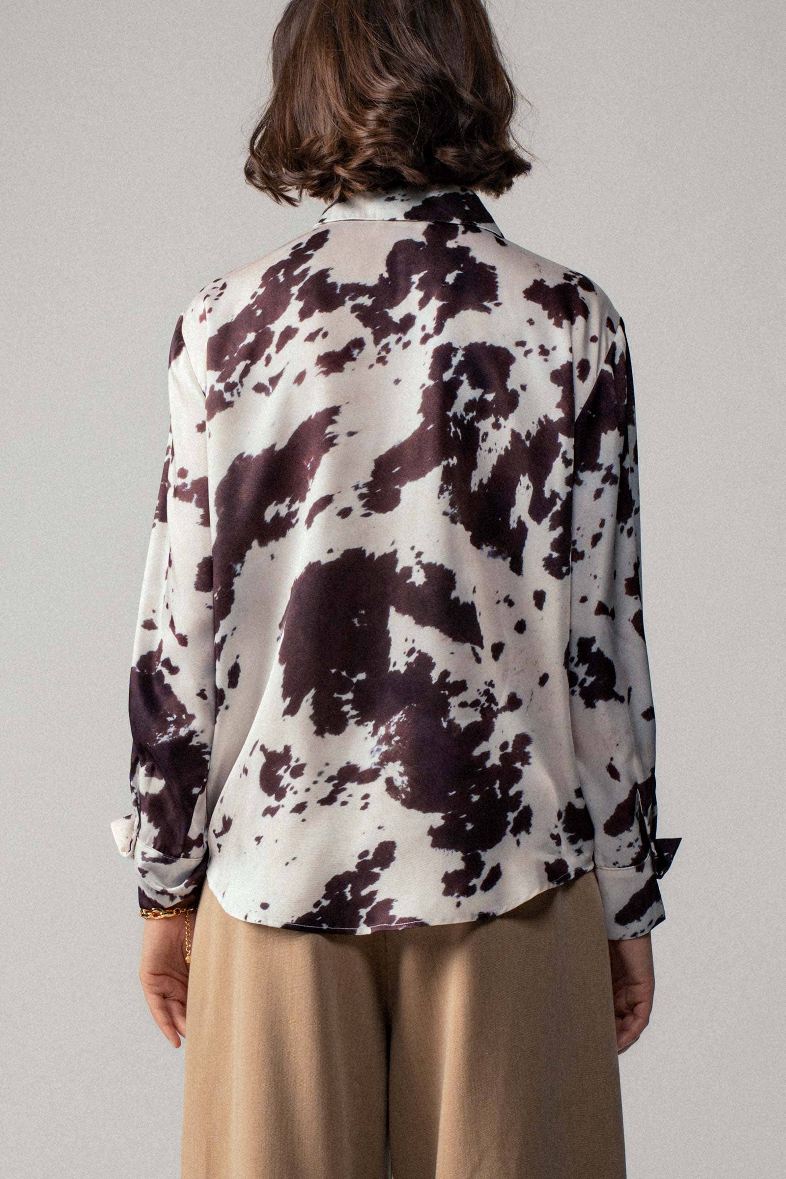 Urban Daizy Cowhide Print Western Button Down Shirt Brown Button Down Shirt - Women's (UDZ-DR-00390) – alternate view 7