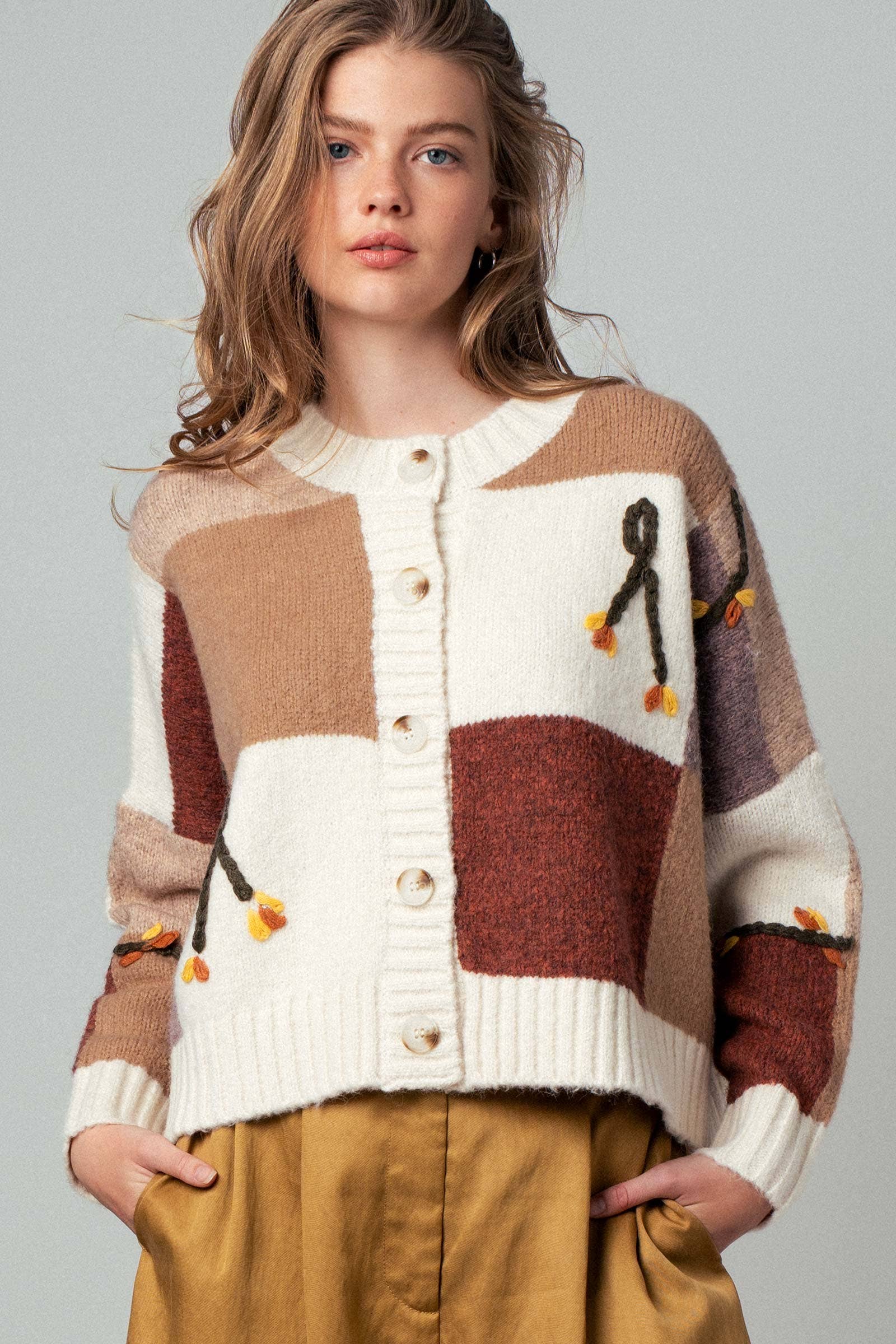 Urban Daizy Colorblock Checkerboard Yarn Appliqué Cardigan Mocha Cardigan - Women's (UDZ-OT-00168) – alternate view 2
