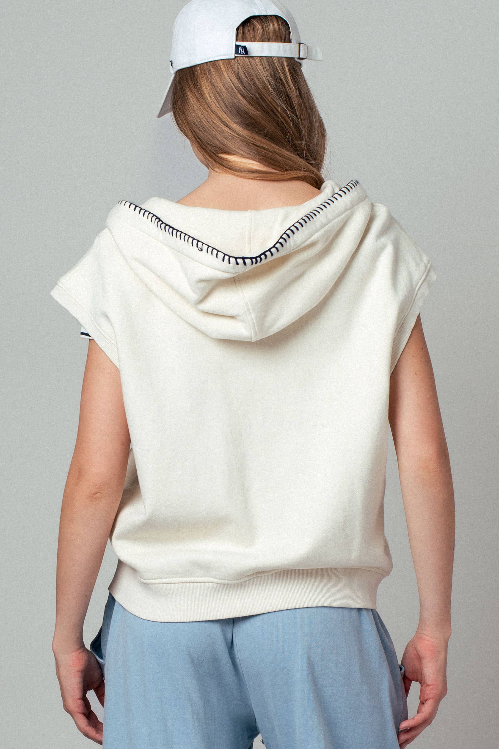 Relaxed Sleeveless Contrast Stitch Zip Hoodie