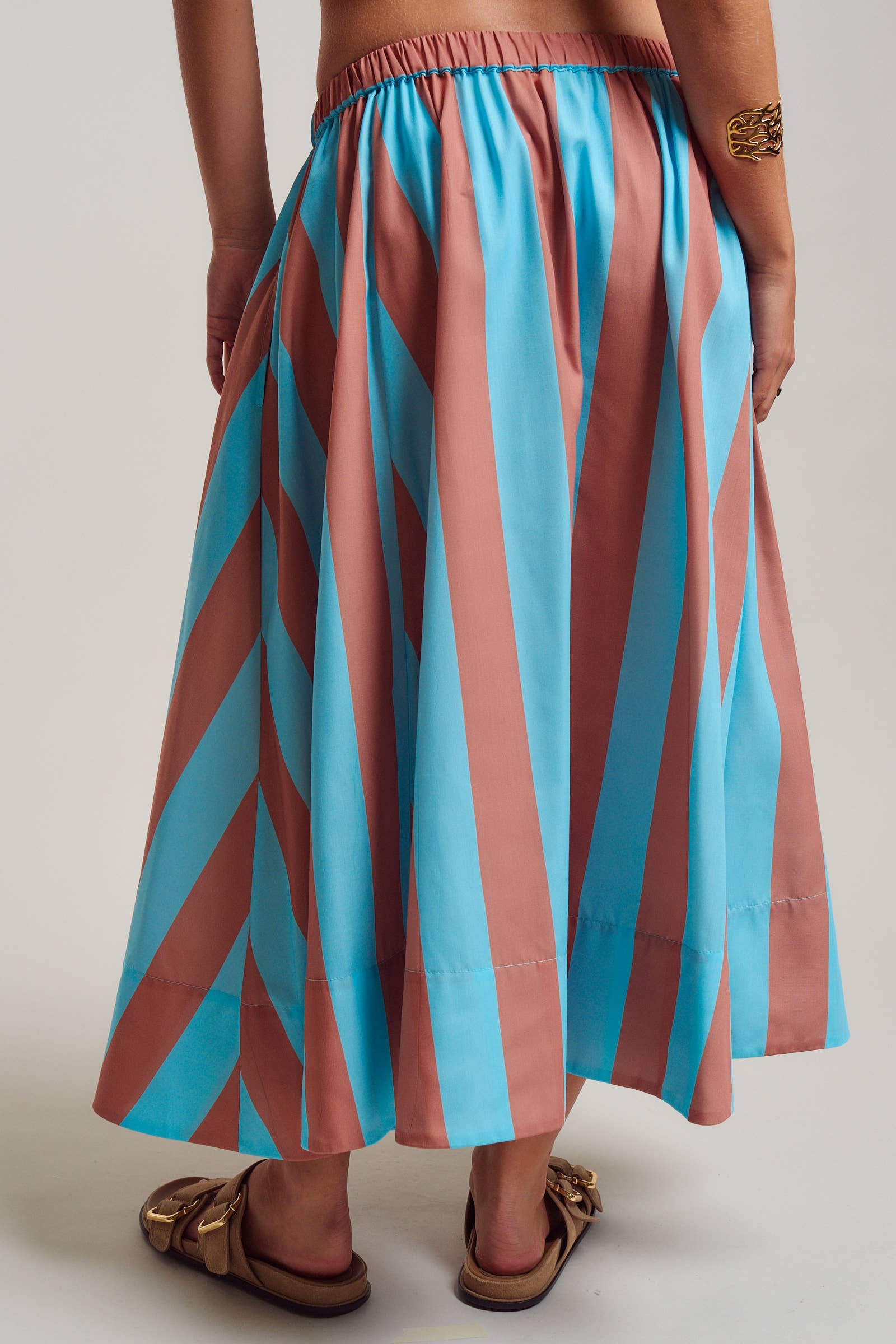 Urban Daizy Retro Chevron Stripe Elastic Waist Maxi Skirt Blue-Brown Skirt - Women's (UDSK0106-Blue-Brown) – alternate view 5