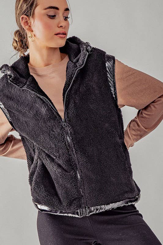 Urban Daizy Plush Faux Fur Zip Up with Contrast Trim Hooded Vest Black Outerwear Vest - Women's (UDZ-OT-00110) –…