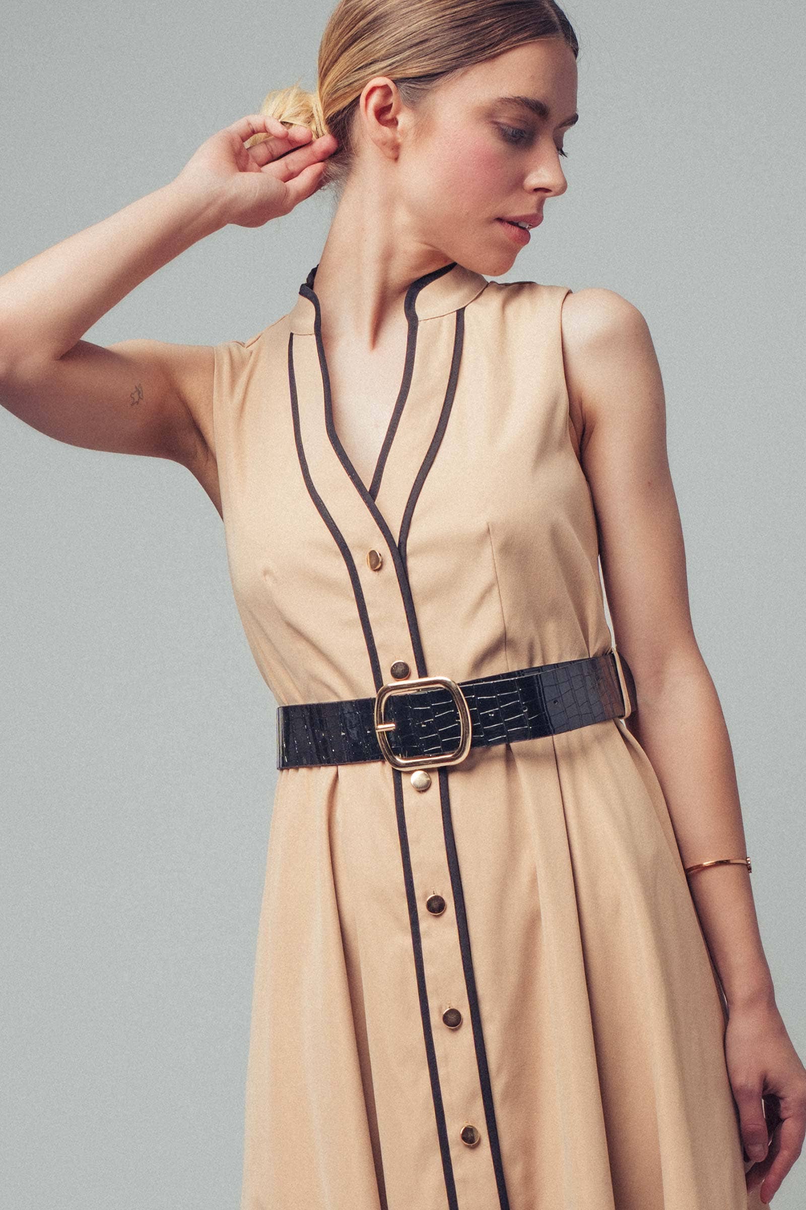 Sleeveless Contrast Trim A-Line Midi Dress