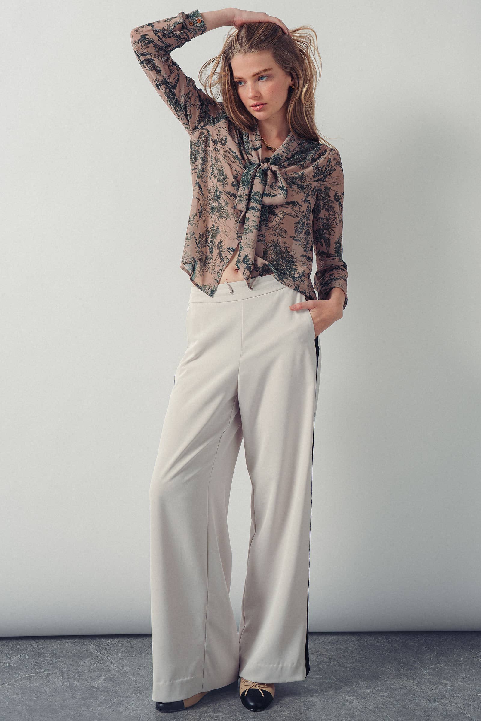 Romantic Toile Print Pussy Bow Blouse