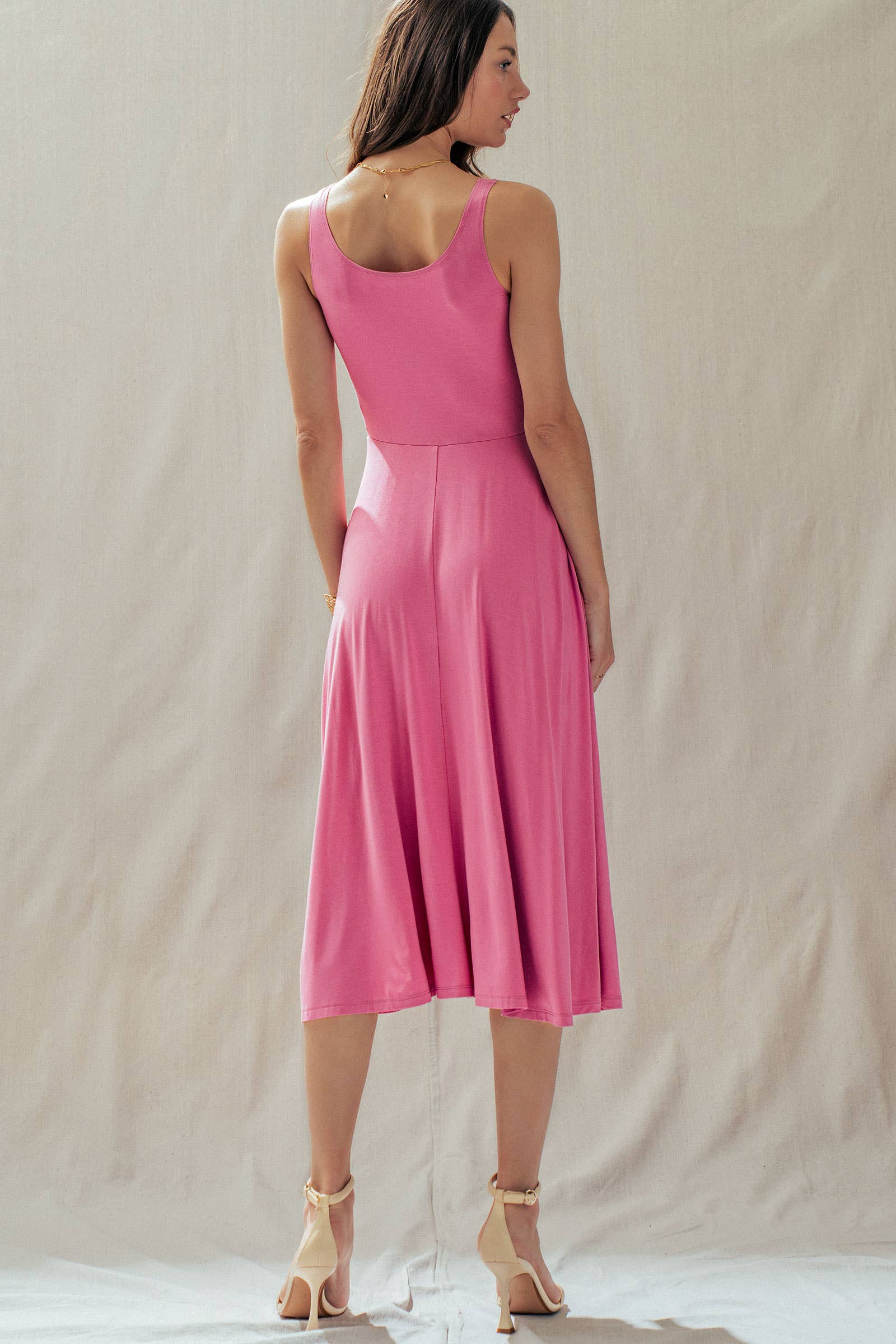 Solid Sleeveless Scoop Neck Midi Dress