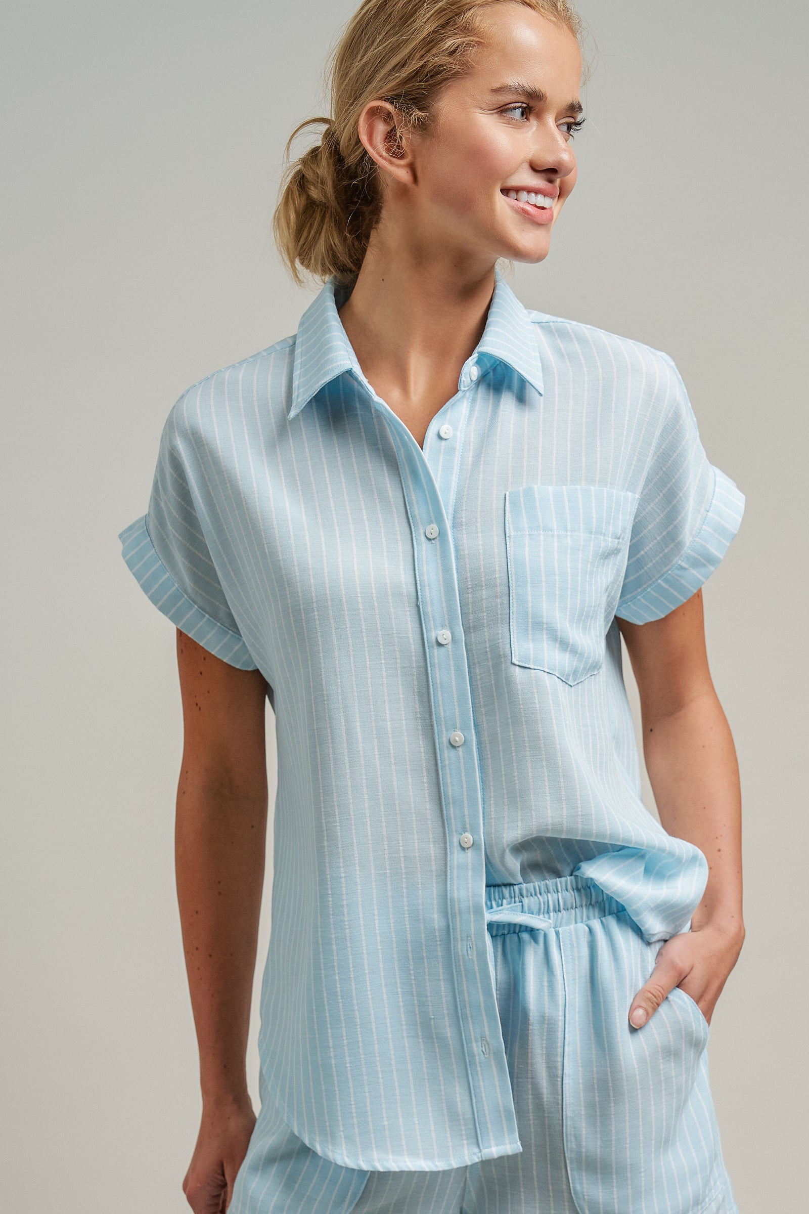 Linen Short Sleeve Button-Down Shirt