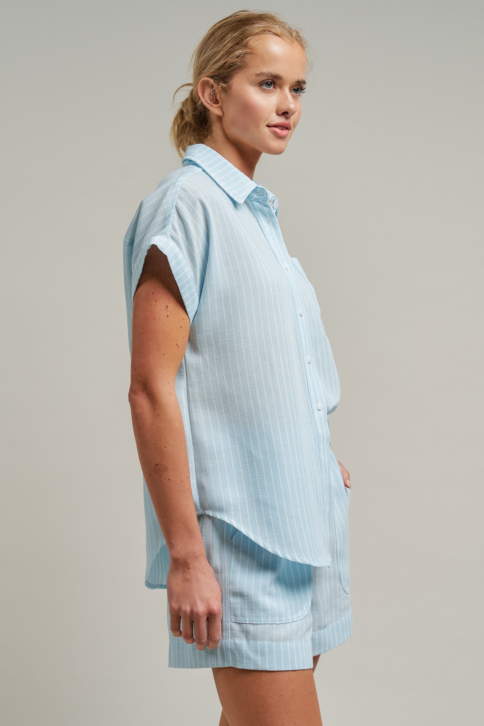 Linen Short Sleeve Button-Down Shirt