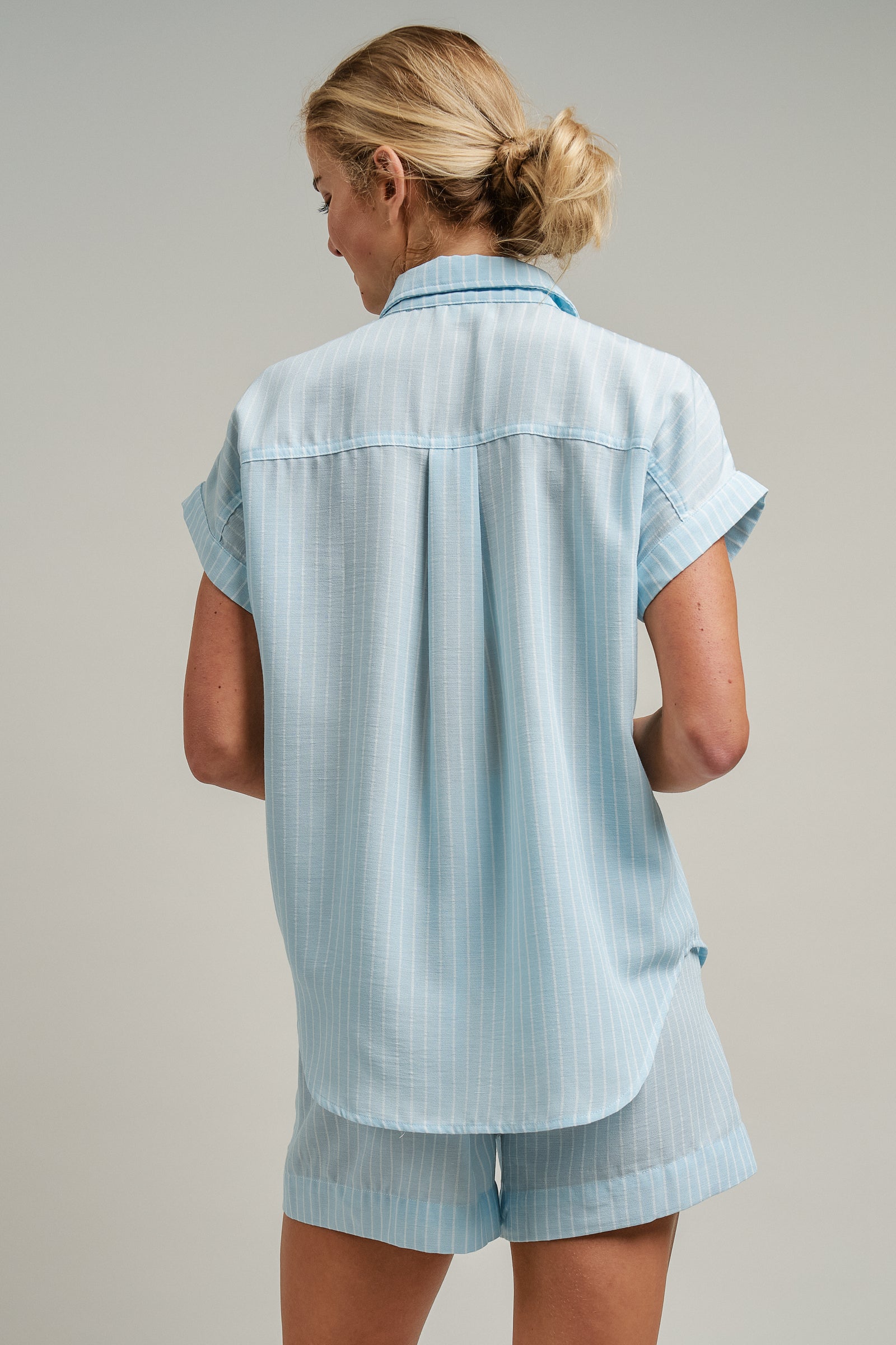 Linen Short Sleeve Button-Down Shirt