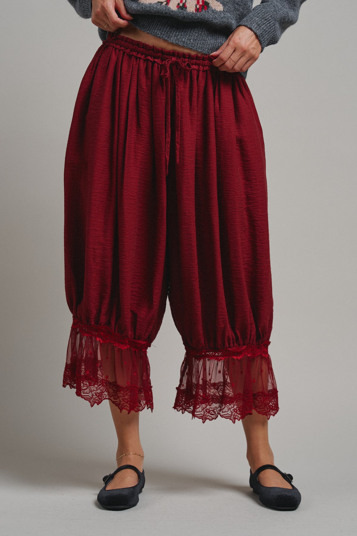 Lace-Trimmed Cropped Bloomer Pants