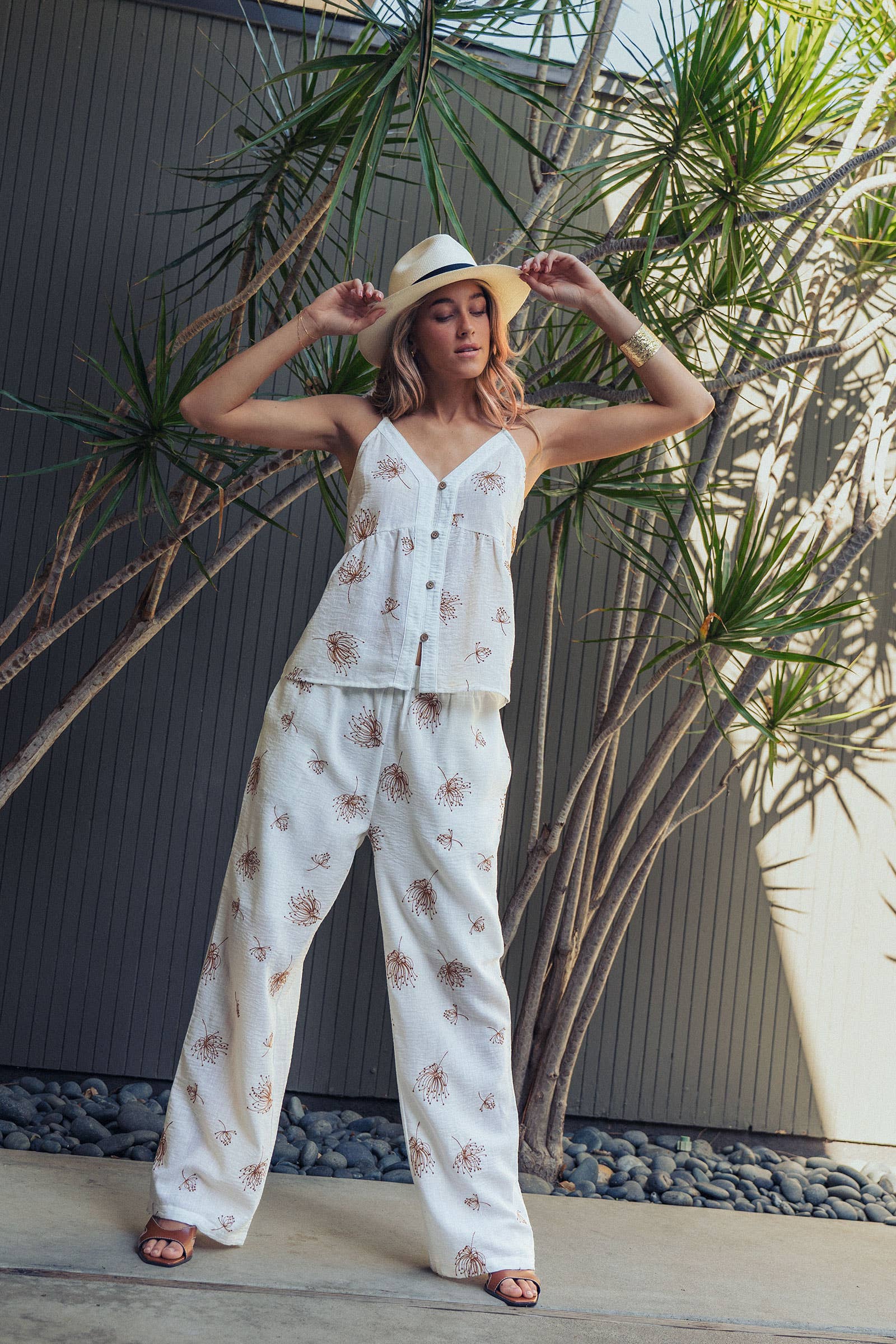 Urban Daizy Floral Print Wide-Leg Linen Blend Pants Black Pants - Women's (UDZ-PT-00460) – alternate view 10