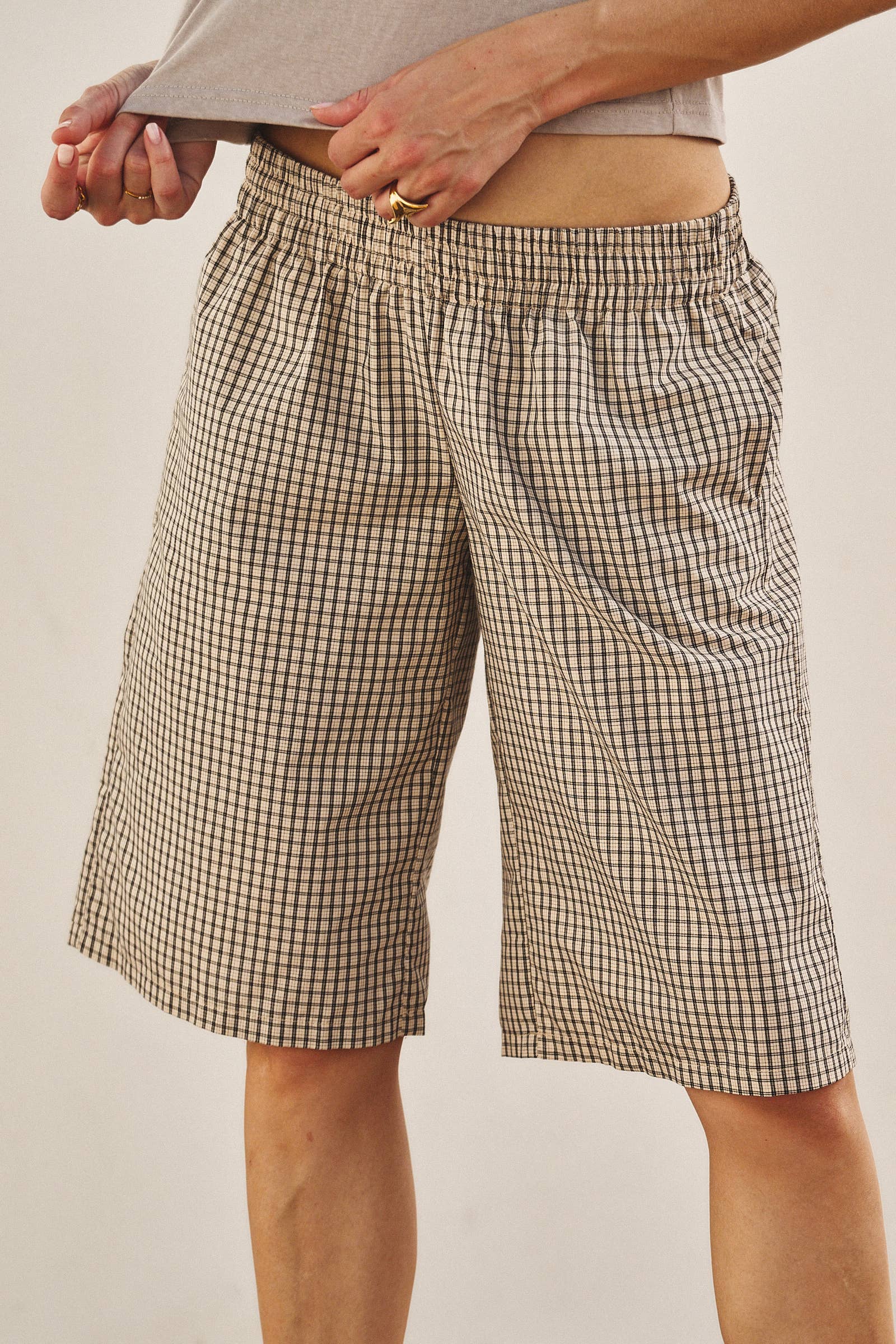 Urban Daizy Classic Check Print Elastic Bermuda Shorts Cream Shorts - Women's (UDPT0174-Cream)
