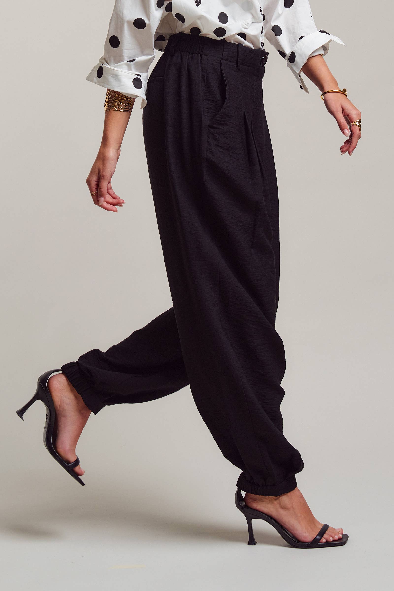 Urban Daizy Textured Pleated Front Tapered Jogger Trousers Khaki Pants - Women's (UDPT0168-Khaki) – alternate view 7