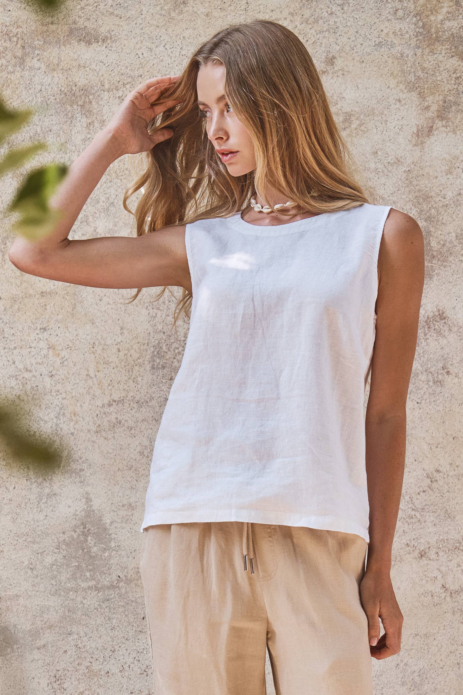Urban Daizy Minimalist Keyhole Back Linen Sleeveless Top White Blouse - Women's (UDZ-TP-01082-White)