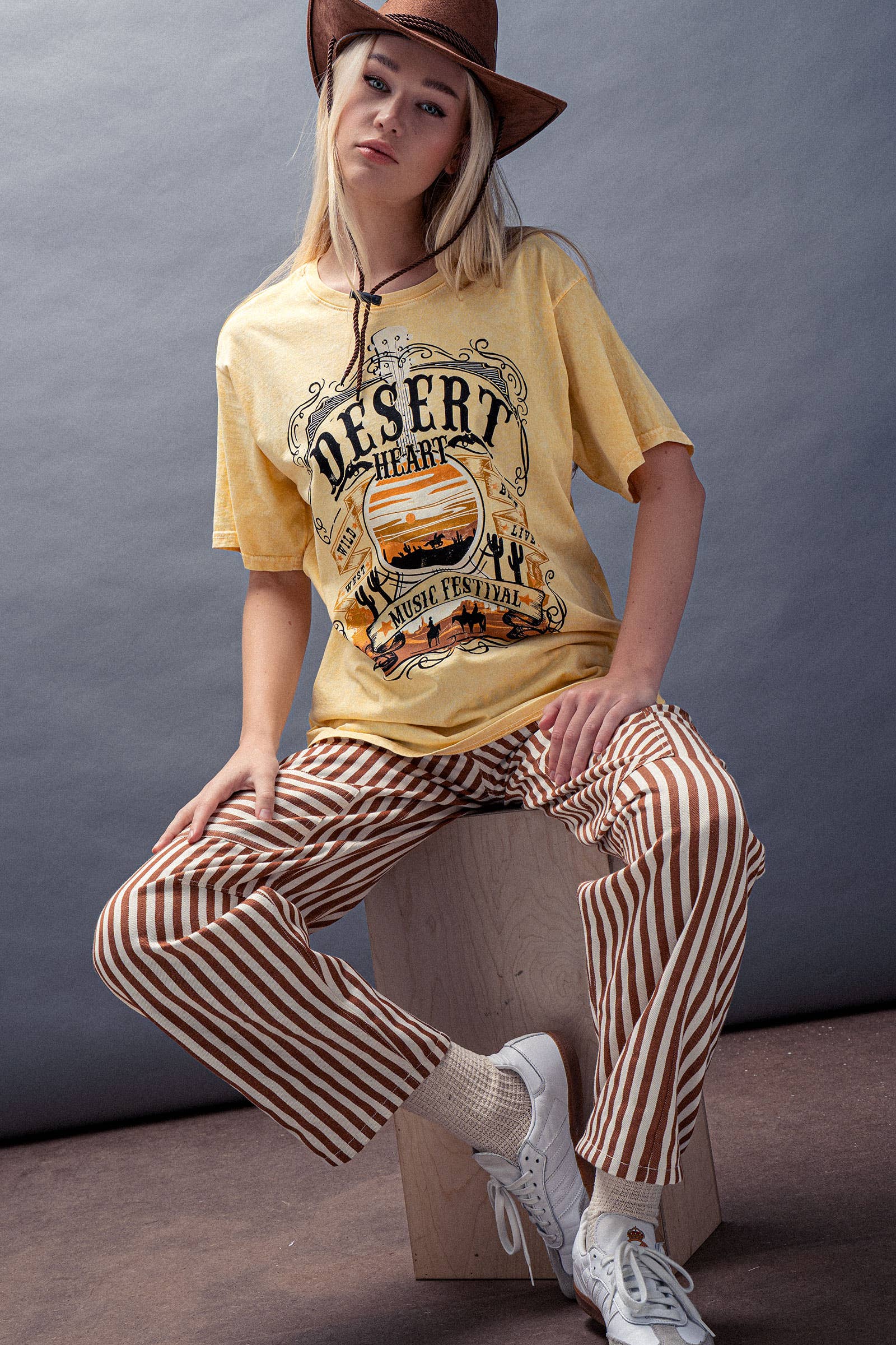 Urban Daizy Desert Heart Music Festival Western Graphic Oversized Tee Honey-Mustard Screen Printed T-Shirt - Women's… –…