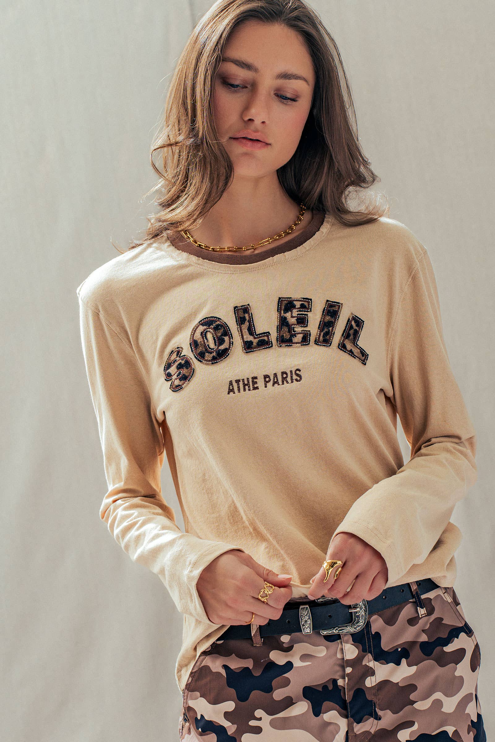 Urban Daizy Soleil Leopard Appliqué Raw Hem Cotton Tee Khaki T-Shirt - Women's (UDTP1329-Khaki) – alternate view 4