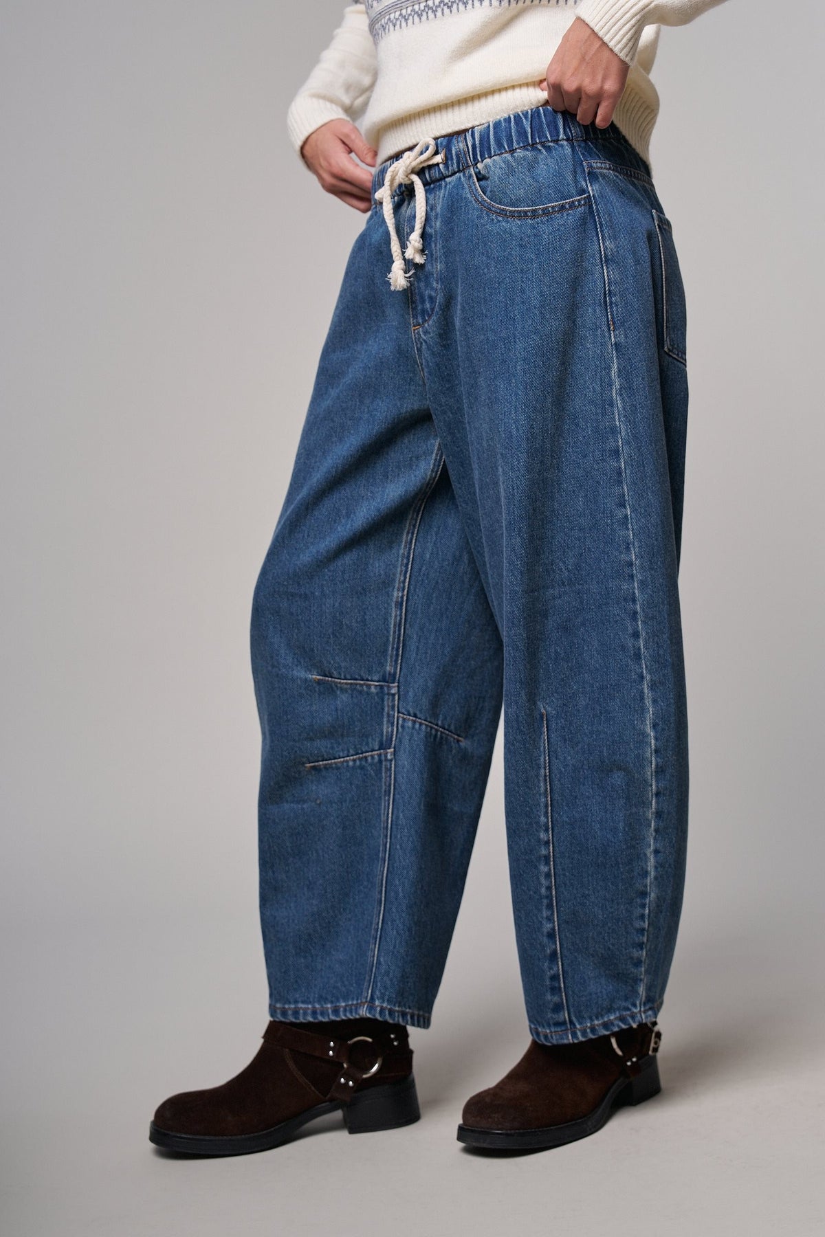 Laid-Back Light Wash Barrel Denim Pants in MEDIUM DENIM - Women's Wide Leg Jeans | Urban Daizy