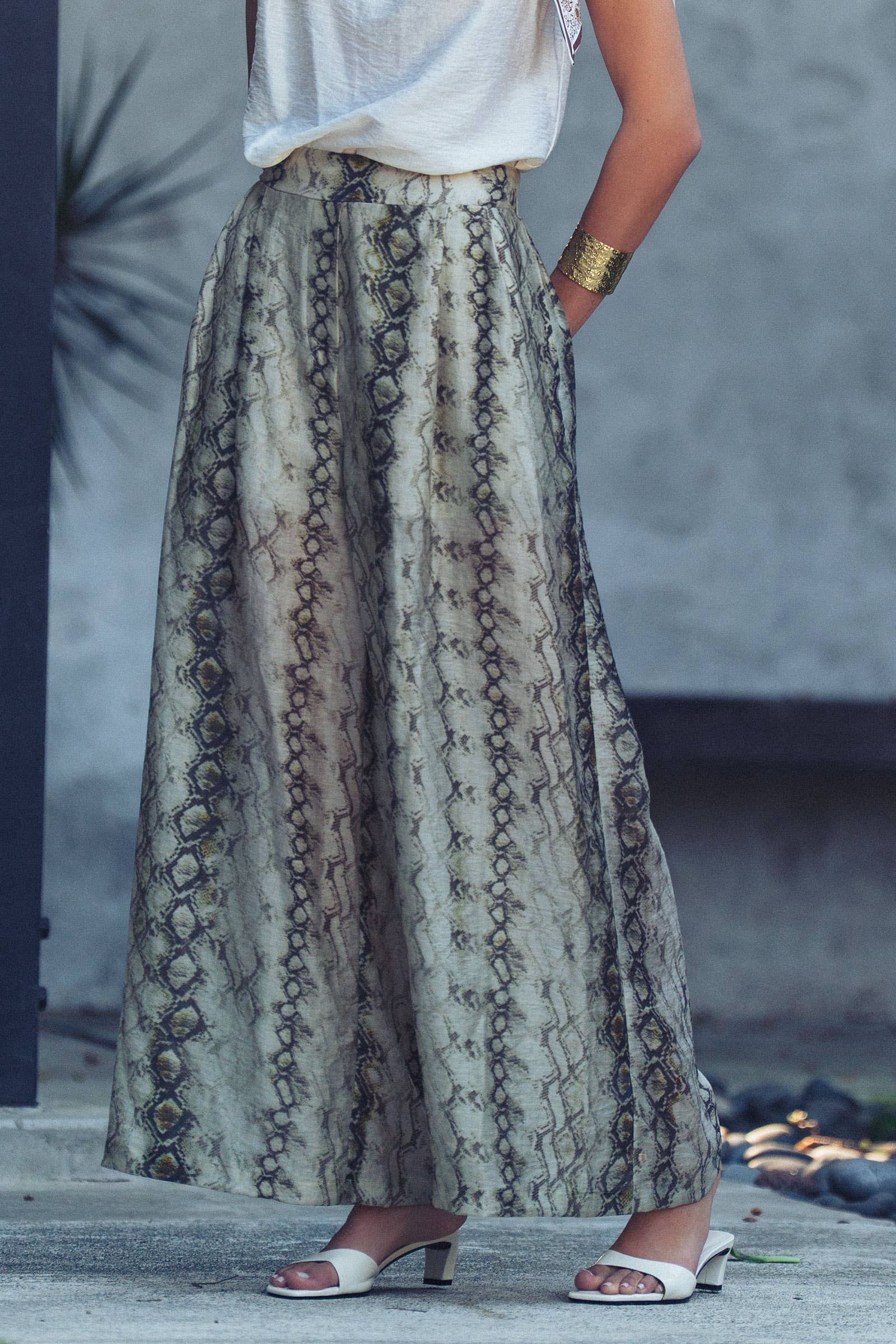 Urban Daizy Snake Print Wide Leg Pants Linen Blend Multi Pants - Women's (UDZ-PT-00479) – alternate view 2