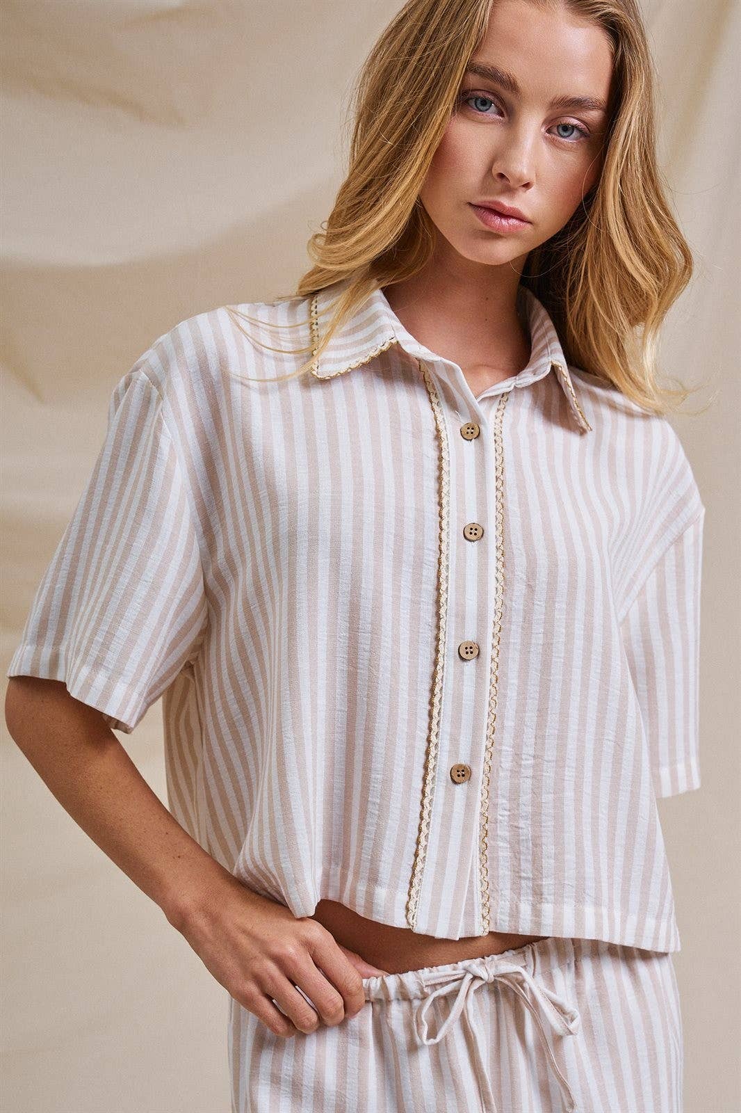 Urban Daizy Striped Scalloped Trim Cropped Shirt Cream Button Down Shirt - Women's (UDZ-TP-01088-Cream) – alternate view 2