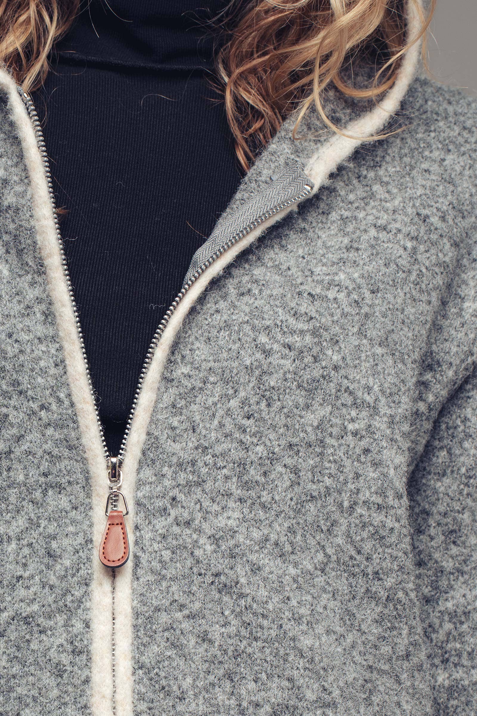 Relaxed Cropped Textured Knit Hoodie