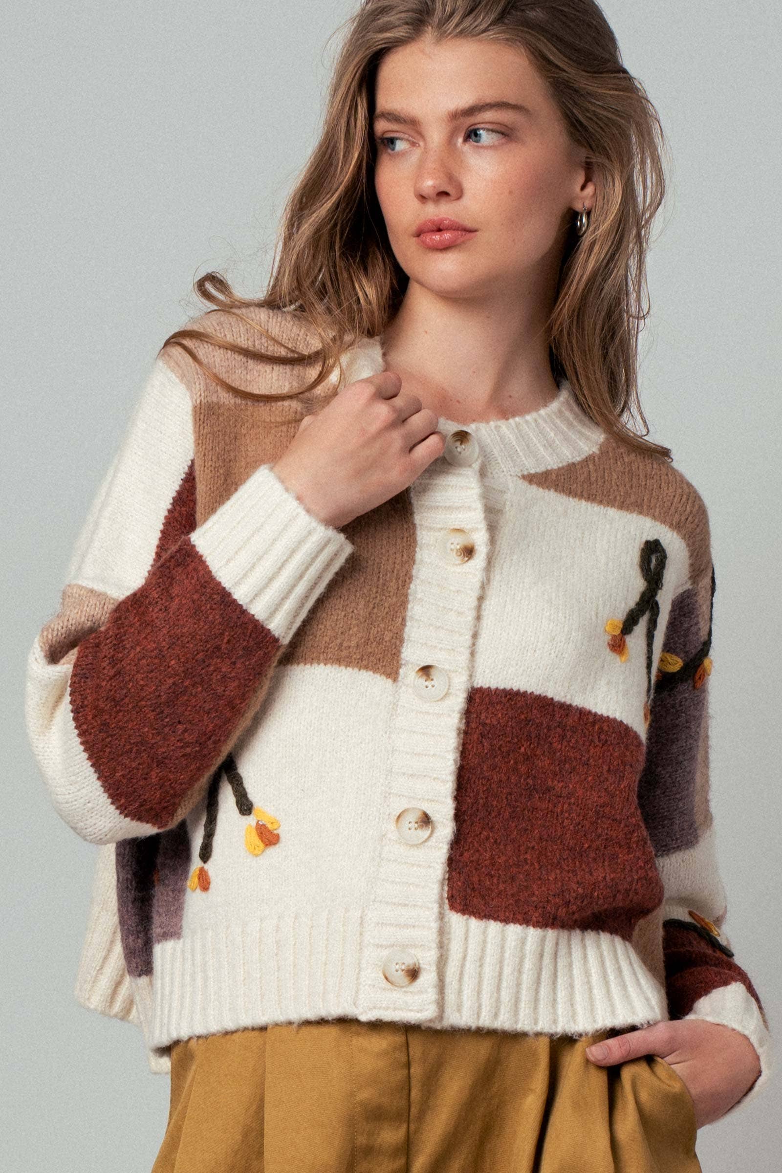 Urban Daizy Colorblock Checkerboard Yarn Appliqué Cardigan Mocha Cardigan - Women's (UDZ-OT-00168)