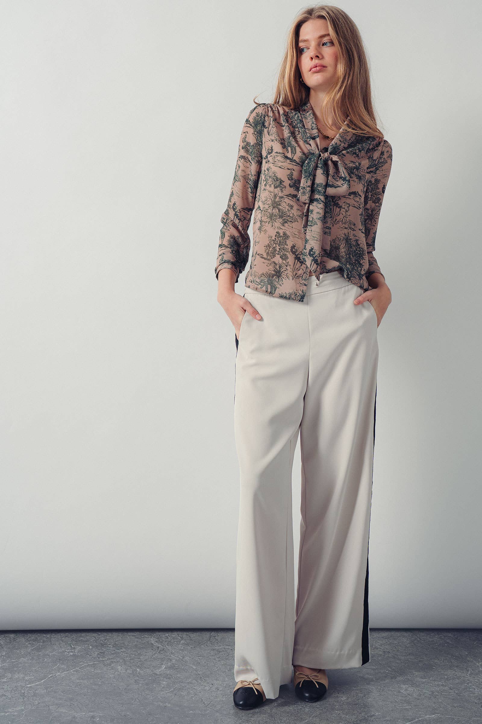 Romantic Toile Print Pussy Bow Blouse