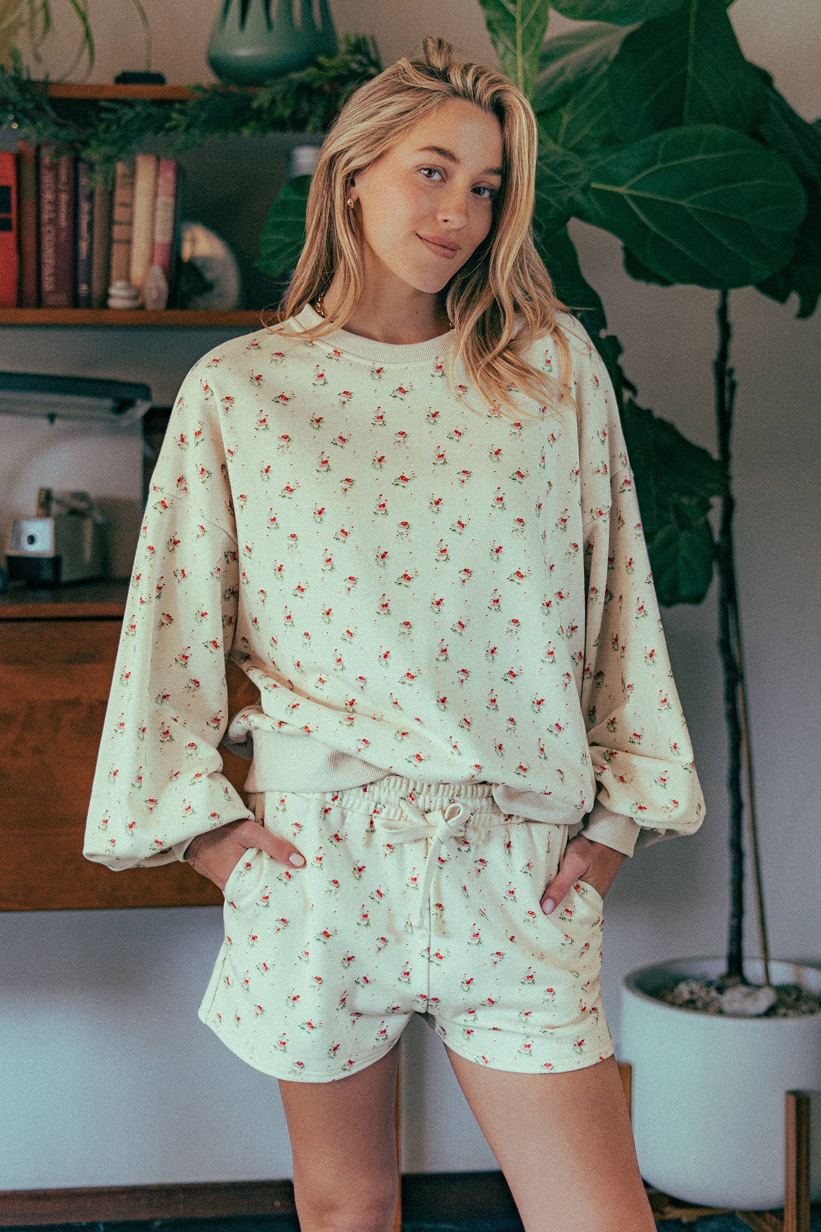 Urban Daizy Floral Balloon Sleeve Sweatshirt and Shorts Set Creamy-Beige Lounge Set - Women's (UDZ-AC-00210)