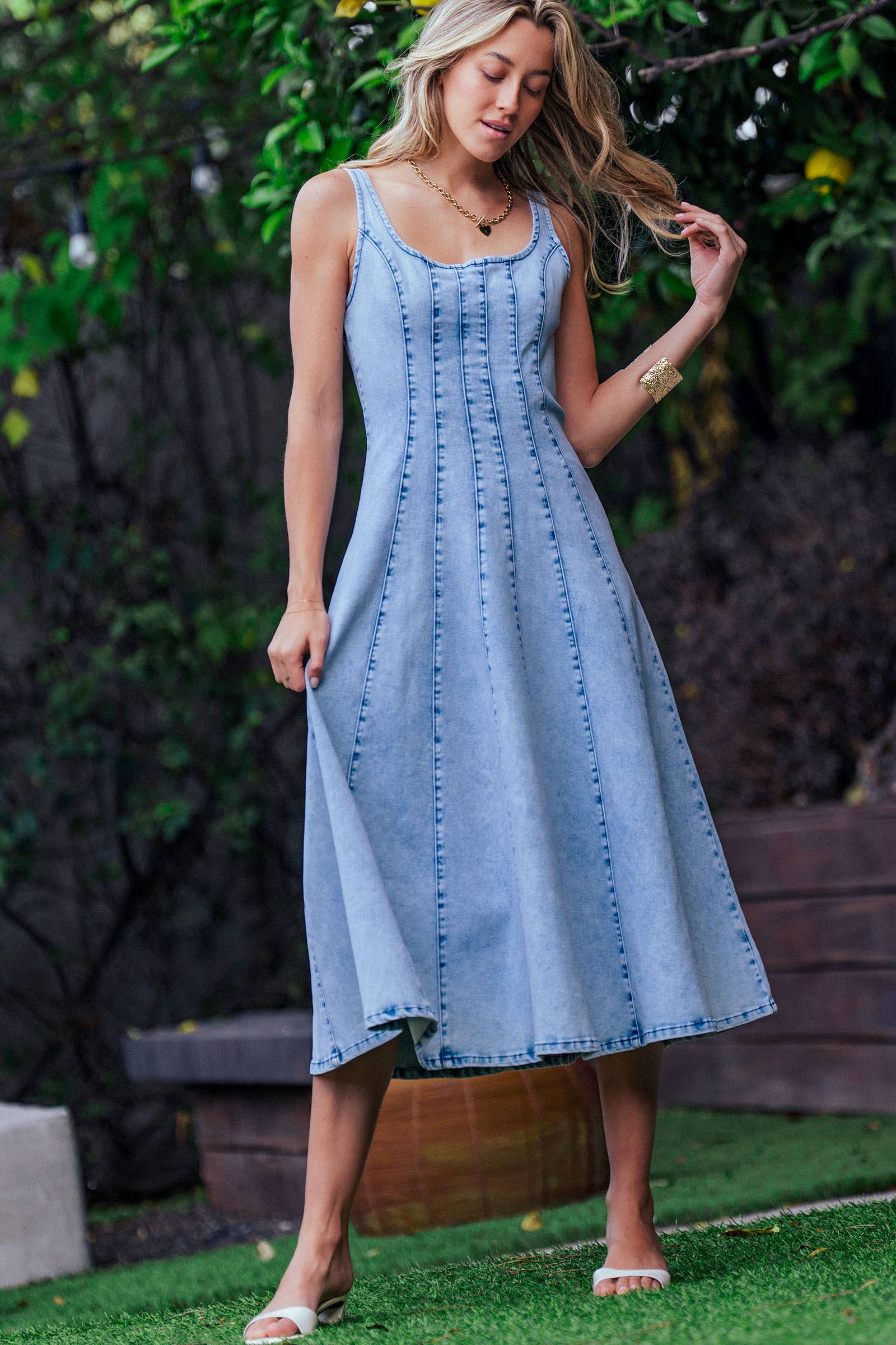 Urban Daizy Panelled Denim Midi Dress Exposed Back Zipper Lt-Denim Dress - Women's (UDZ-DR-00518) – alternate view 2