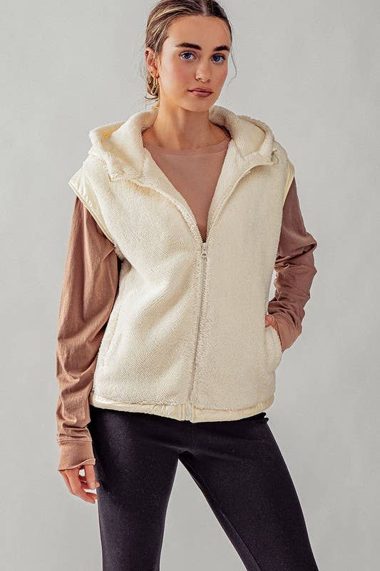 Urban Daizy Plush Faux Fur Zip Up with Contrast Trim Hooded Vest Black Outerwear Vest - Women's (UDZ-OT-00110) –…