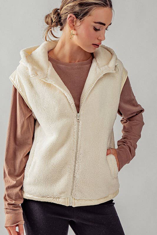 Urban Daizy Plush Faux Fur Zip Up with Contrast Trim Hooded Vest Black Outerwear Vest - Women's (UDZ-OT-00110) –…