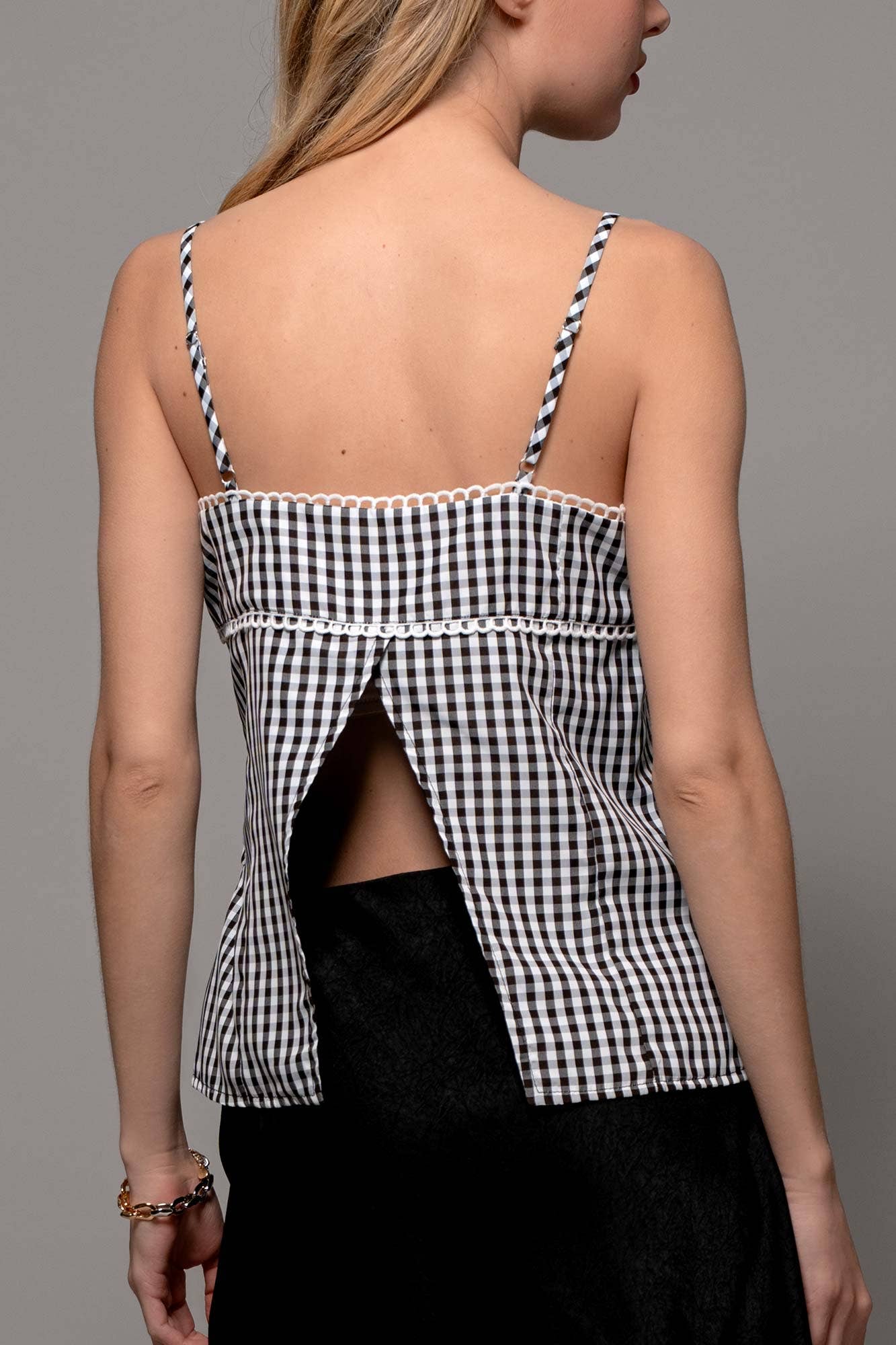 Urban Daizy Gingham Print Scallop Trim Sweetheart Crop Tank Top Black Tank Top - Women's (UDZ-TP-00708) – alternate view 5