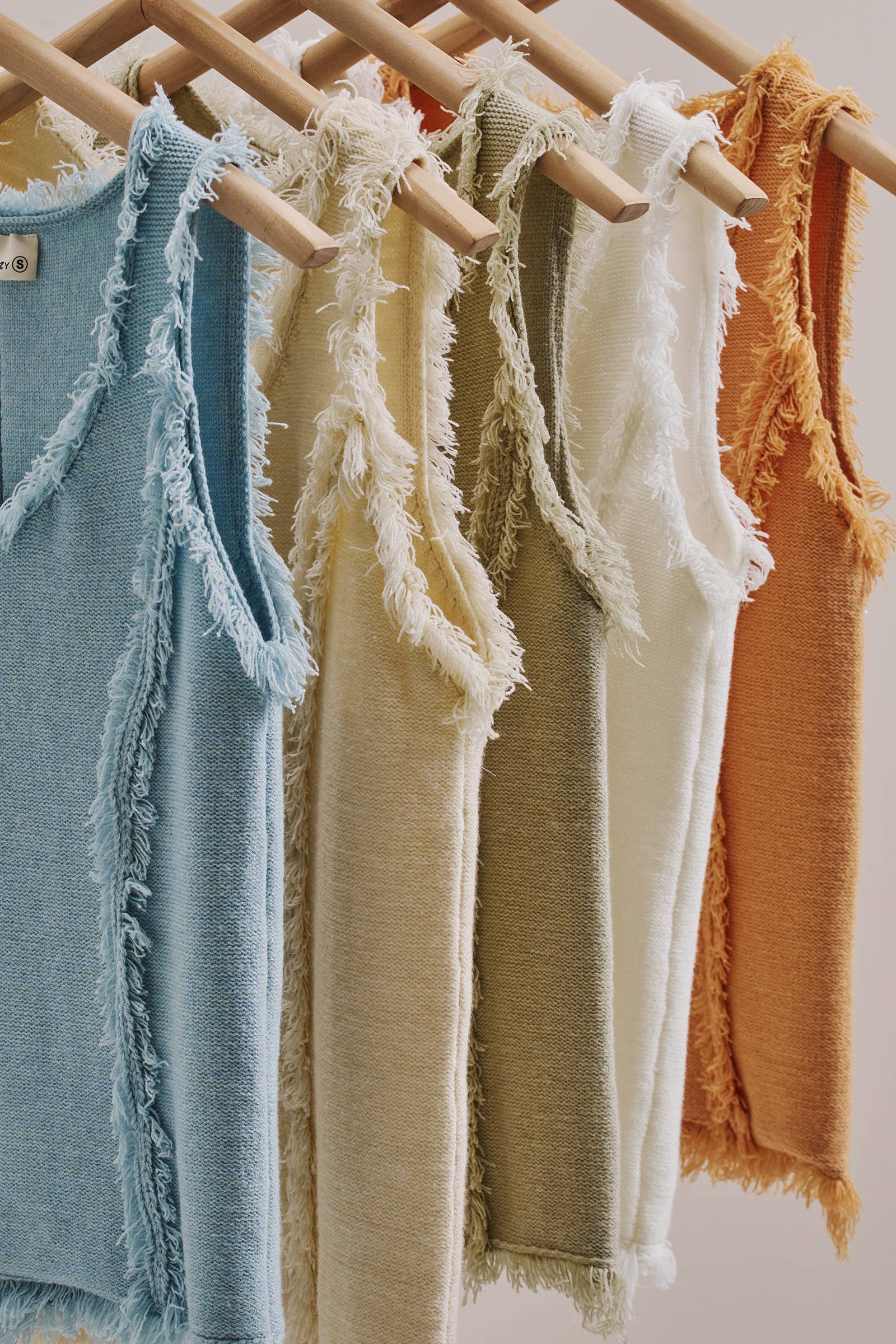 Frayed Trim Textured Knit Sleeveless Top