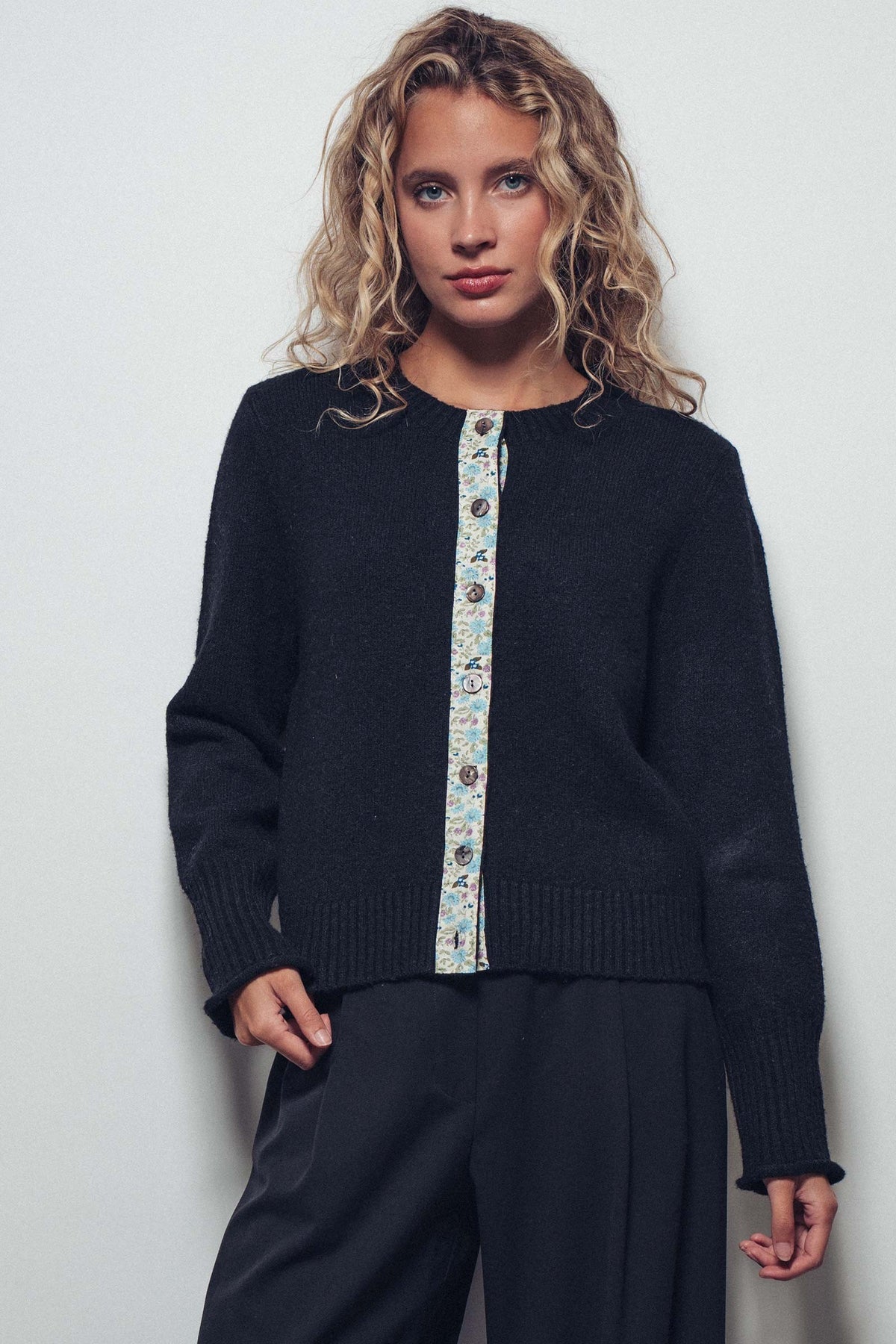 Floral Contrast Wool Blend Crew Neck Cardigan in BLACK - Women's Cardigans & Shrugs | Urban Daizy
