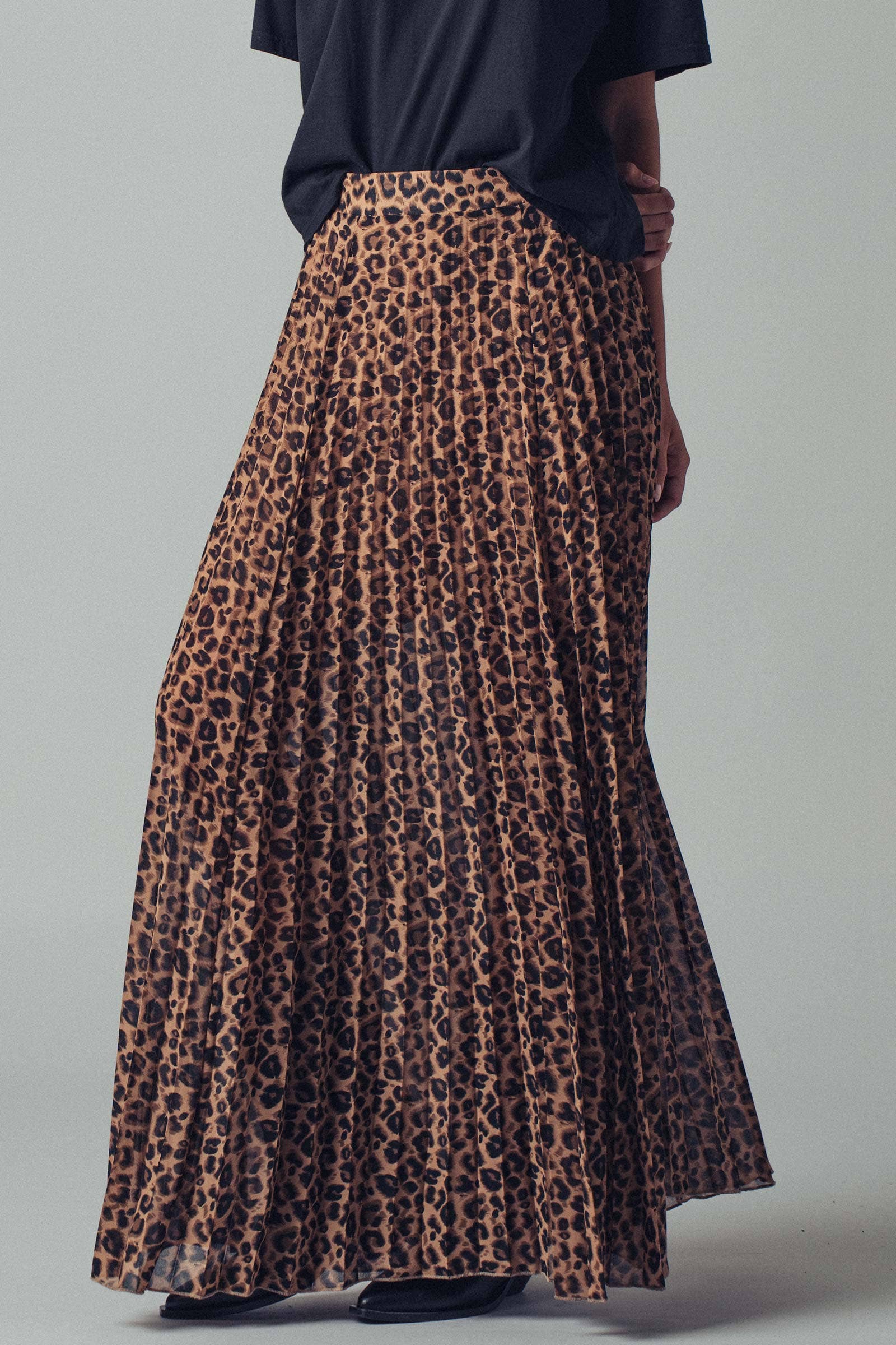 Urban Daizy Sophisticated Leopard Print Pleated Flowy A Line Midi Skirt Leopard Skirt - Women's (UDZ-SK-00074) –…