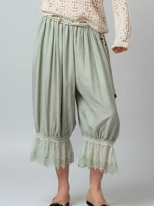 Lace-Trimmed Cropped Bloomer Pants