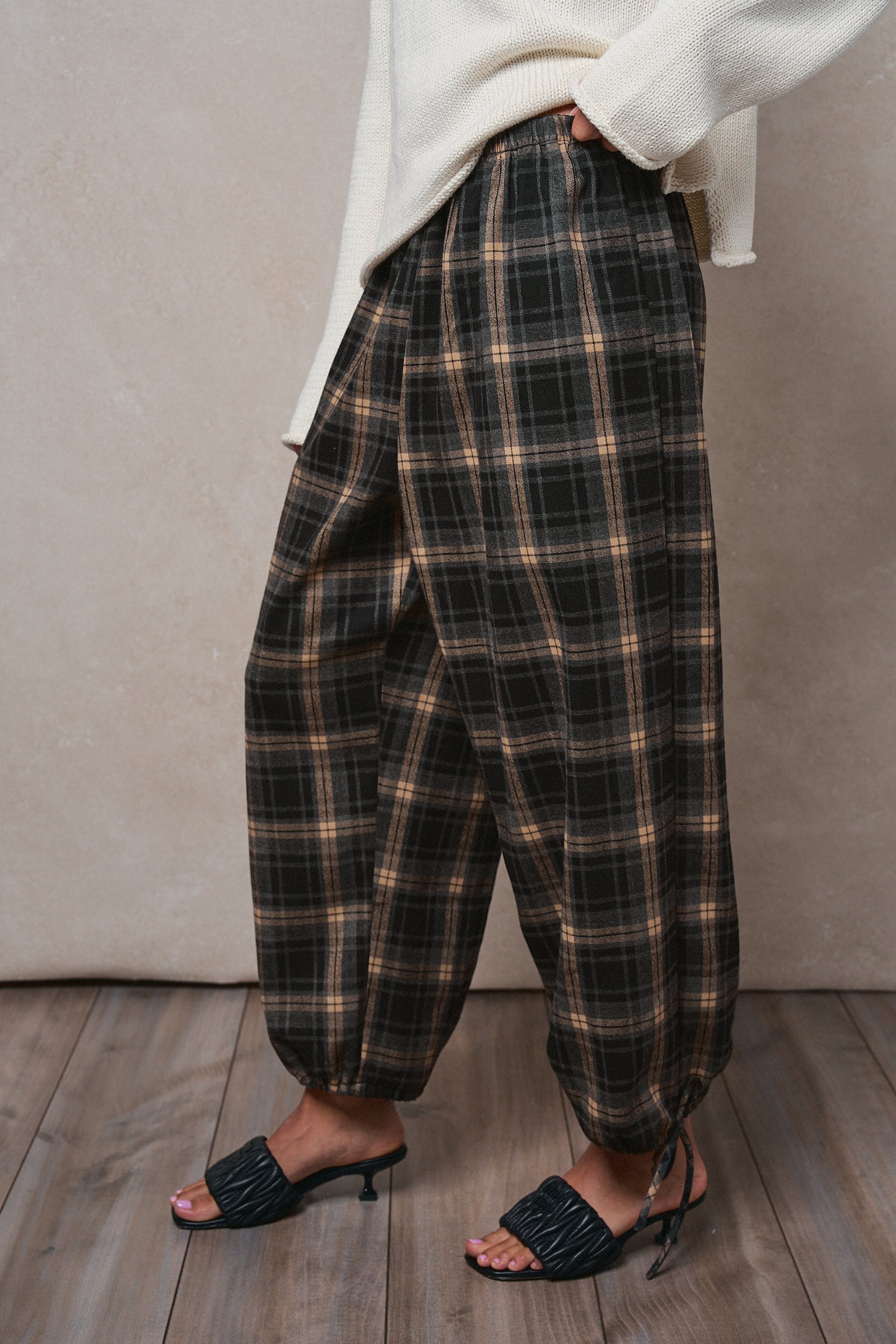 Plaid Flannel Elastic Waist Jogger Pants in BLACK - Women's Pants | Urban Daizy