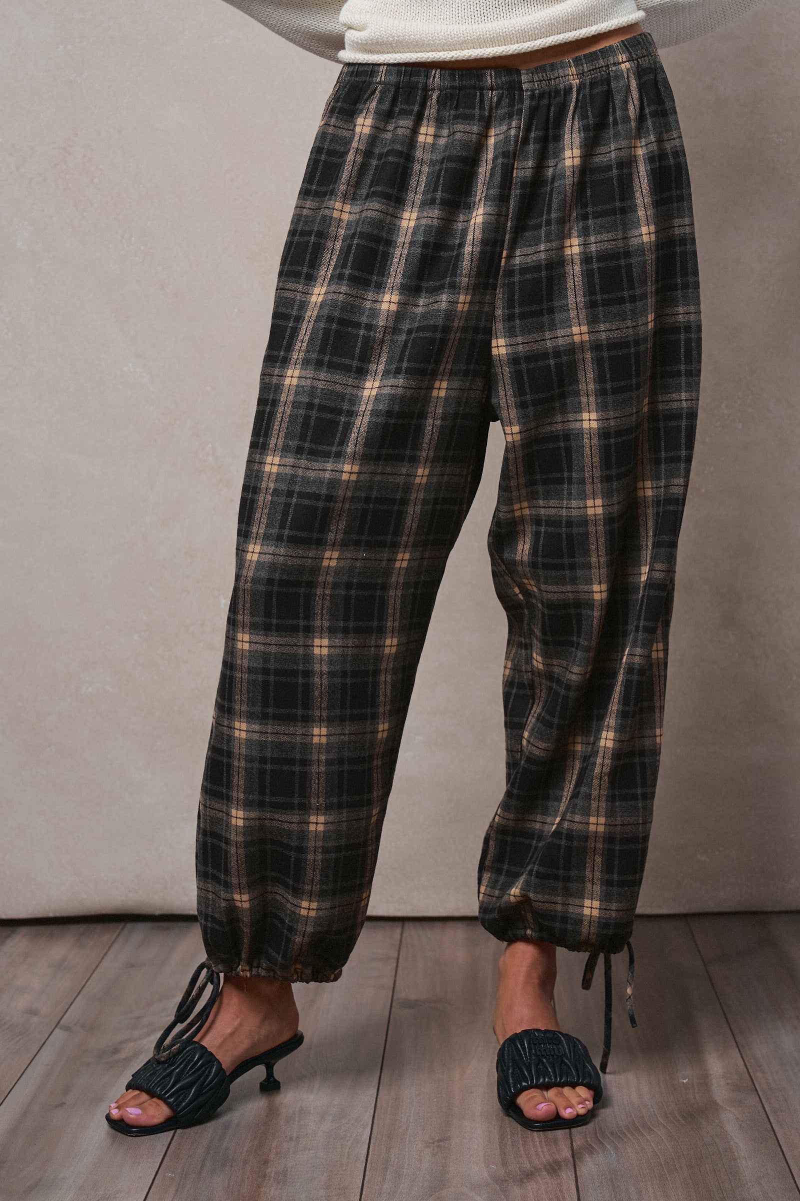 Plaid Flannel Elastic Waist Jogger Pants in BLACK - Women's Pants | Urban Daizy
