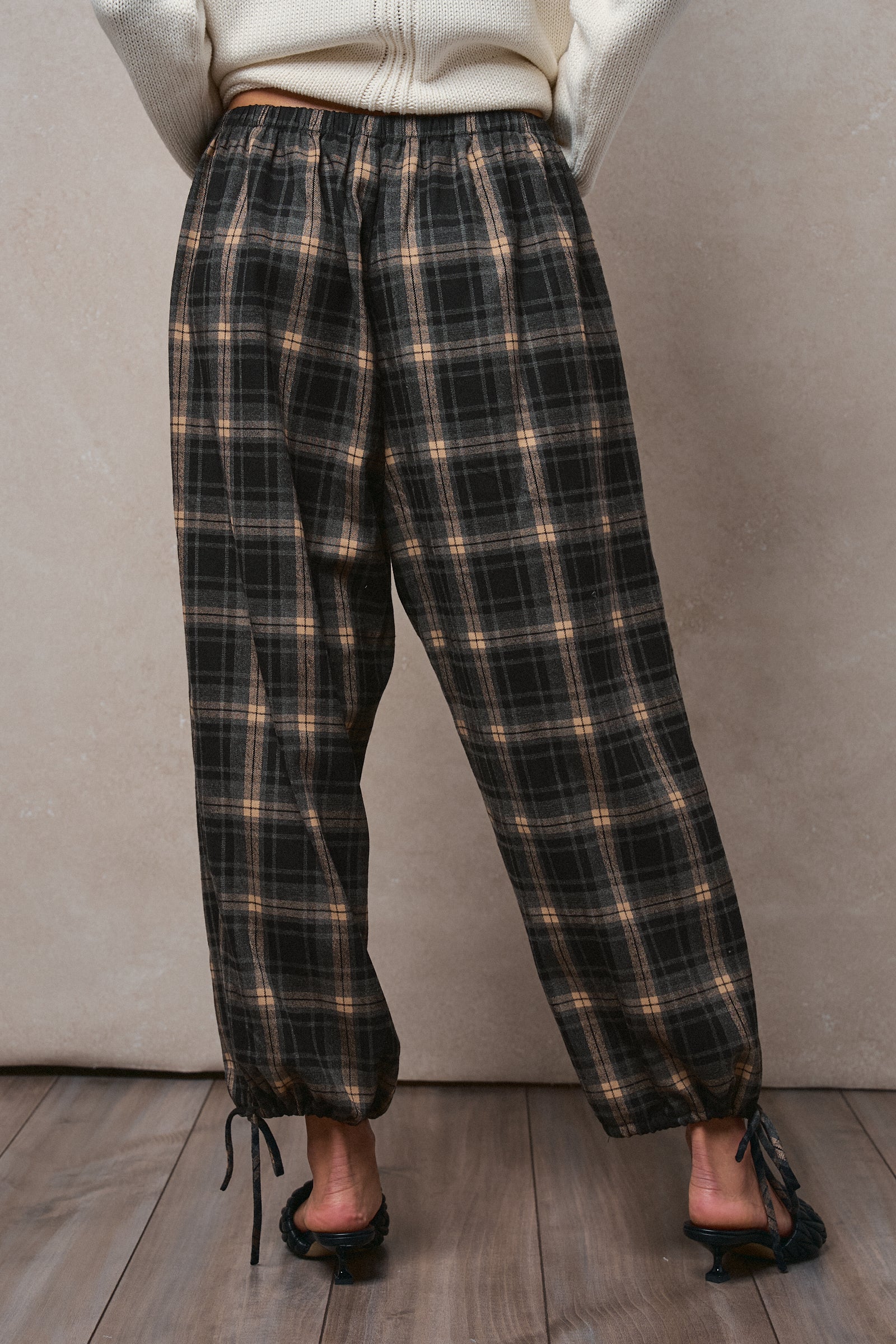 Plaid Flannel Elastic Waist Jogger Pants in BLACK - Women's Pants | Urban Daizy