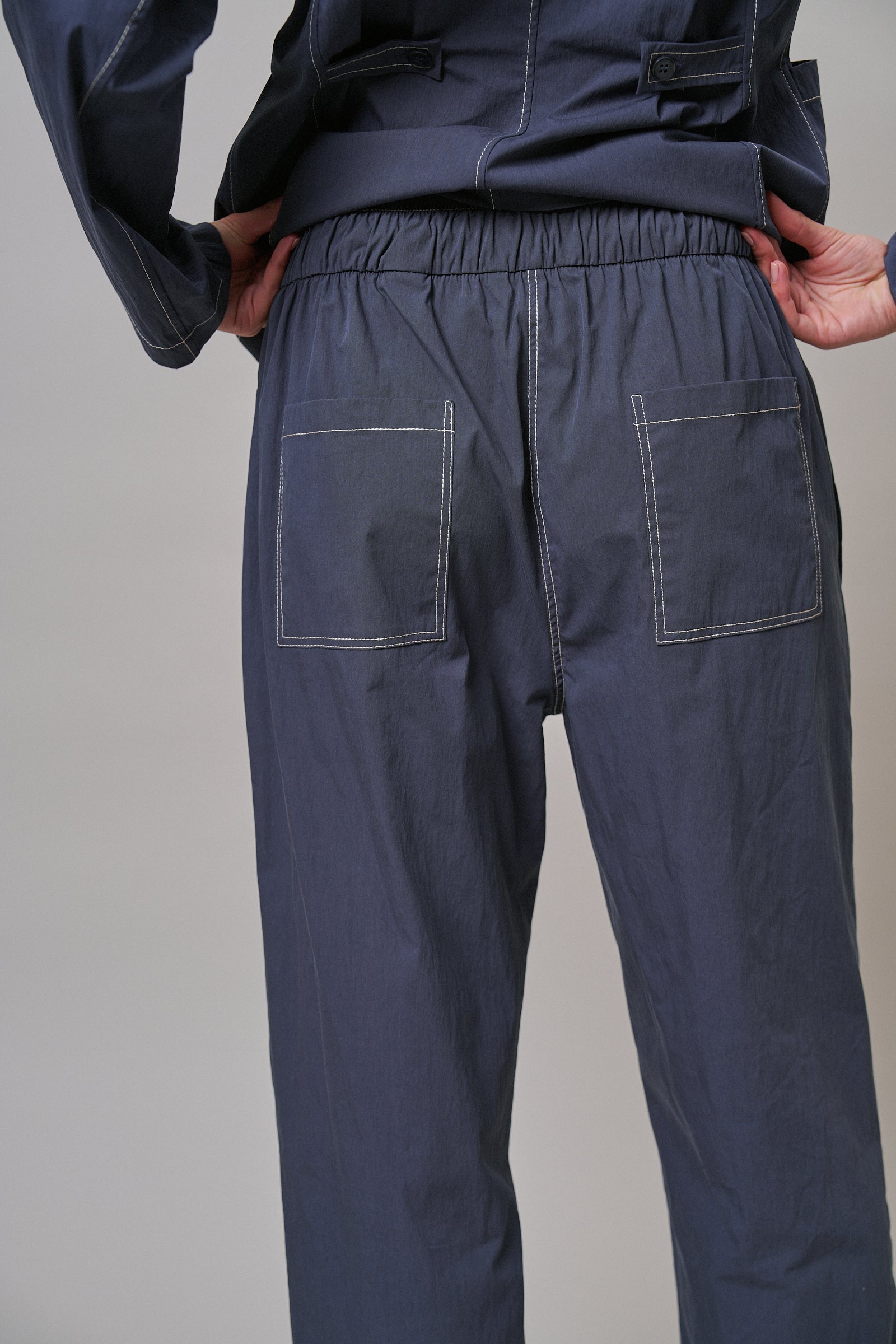 Elastic Waist Contrast Stitch Woven Pants in NAVY - Women's Pants | Urban Daizy