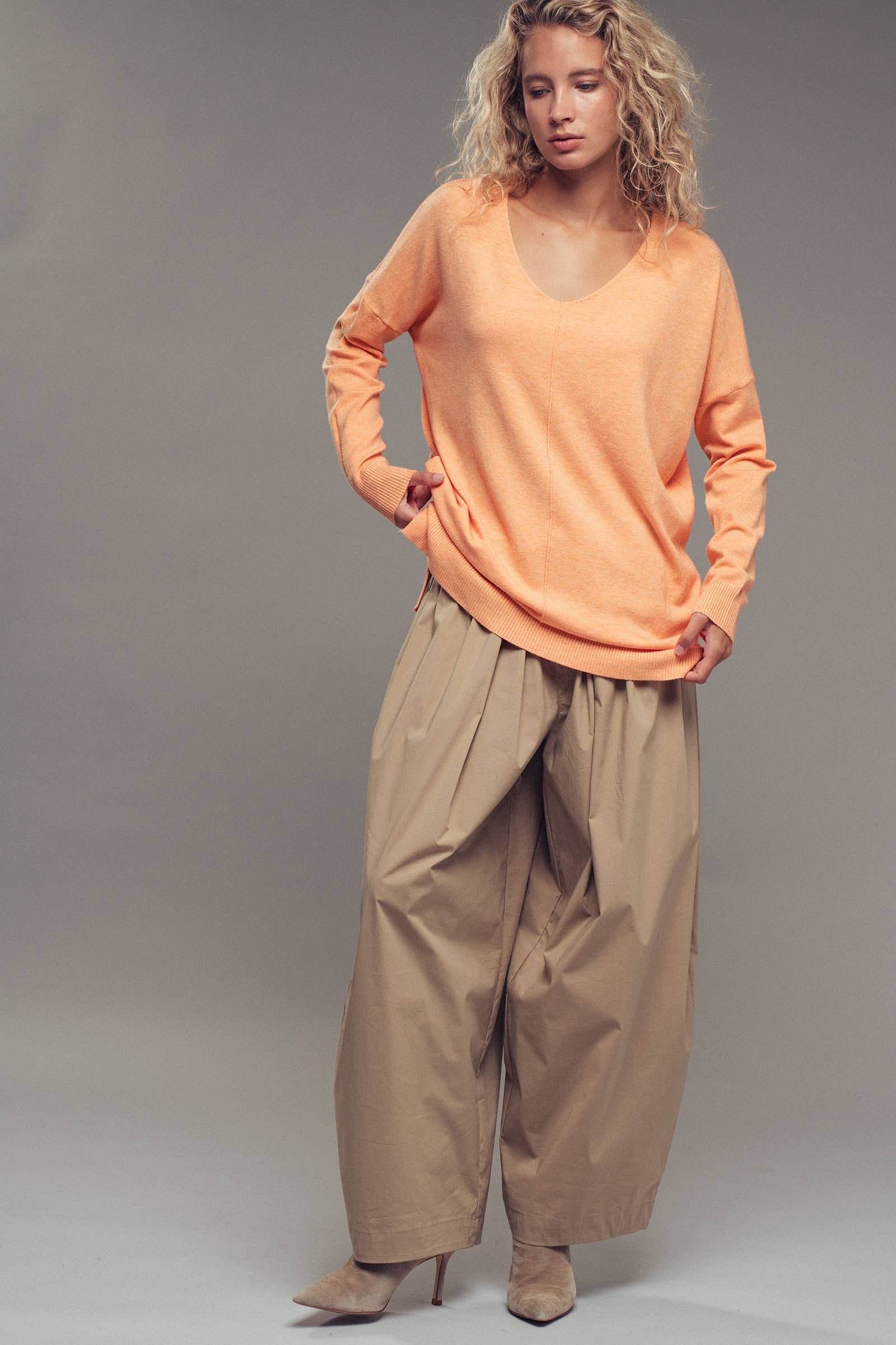 Urban Daizy Relaxed Soft V-Neck High-Low Tunic Sweater Carnation Tunic Sweater - Women's (UDZ-KN-01042) – alternate view 11