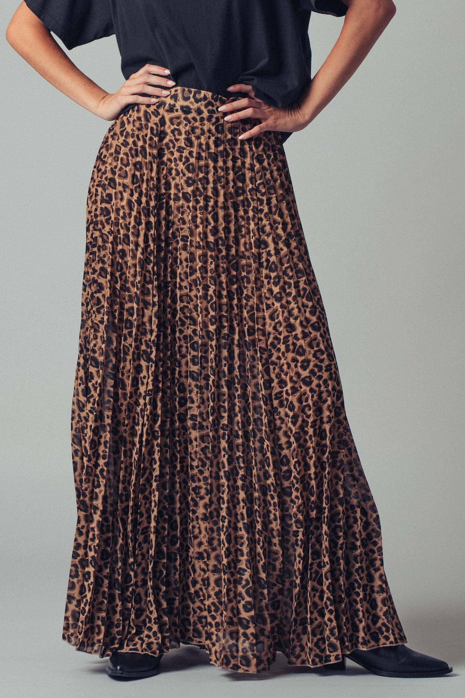 Urban Daizy Sophisticated Leopard Print Pleated Flowy A Line Midi Skirt Leopard Skirt - Women's (UDZ-SK-00074) –…