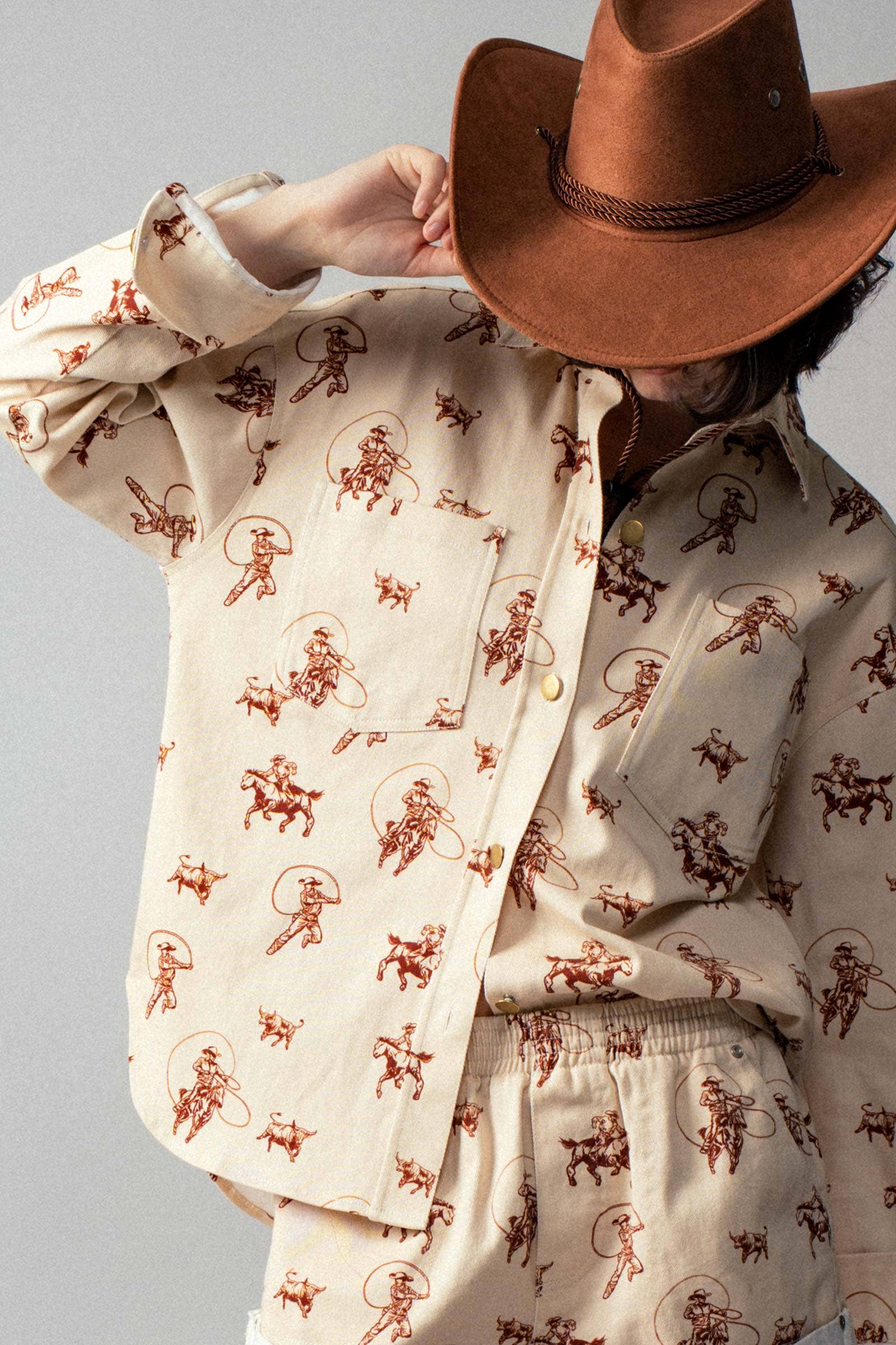 Urban Daizy Western Rodeo Ready Roundup Shirt Ivory Button Down Shirt - Women's (UDZ-DR-00390) – alternate view 7