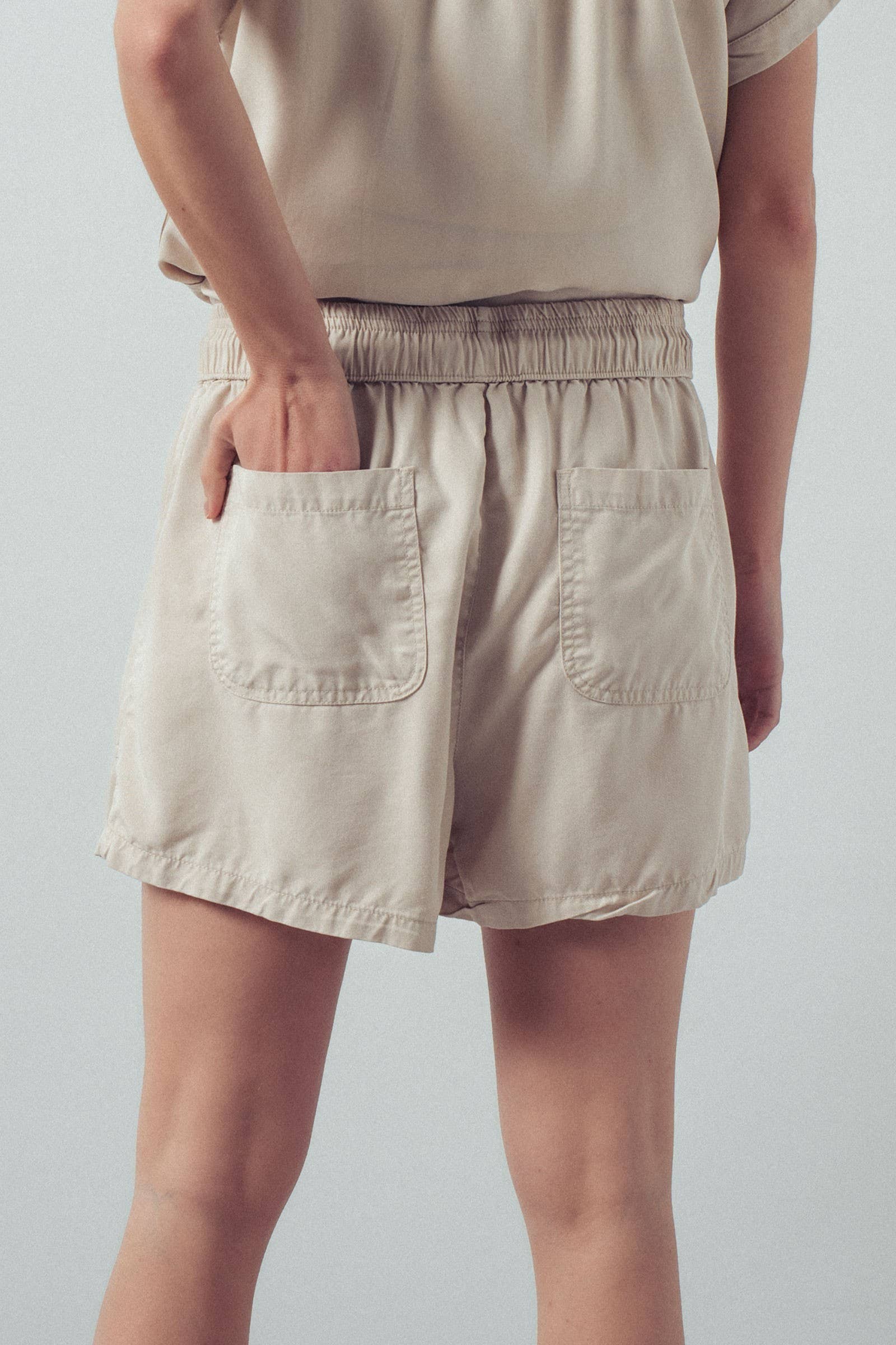 Relaxed Fit Drawstring Patch Pocket Shorts