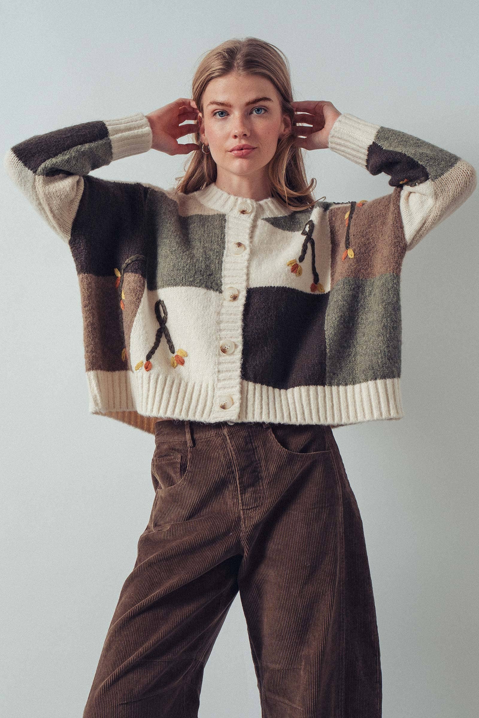 Urban Daizy Colorblock Checkerboard Yarn Appliqué Cardigan Mocha Cardigan - Women's (UDZ-OT-00168) – alternate view 6