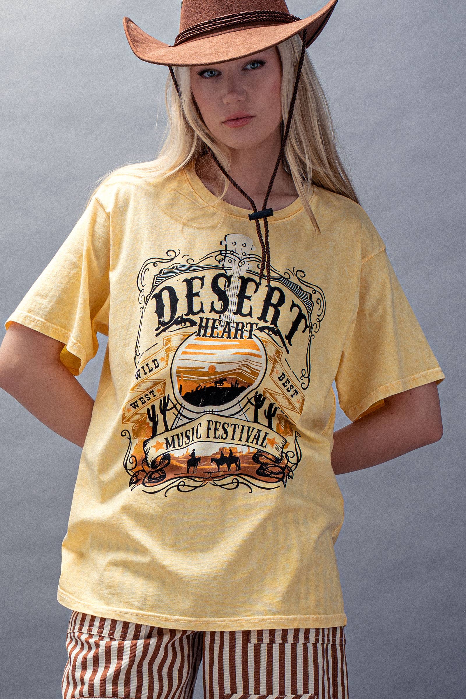 Urban Daizy Desert Heart Music Festival Western Graphic Oversized Tee Honey-Mustard Screen Printed T-Shirt - Women's… –…