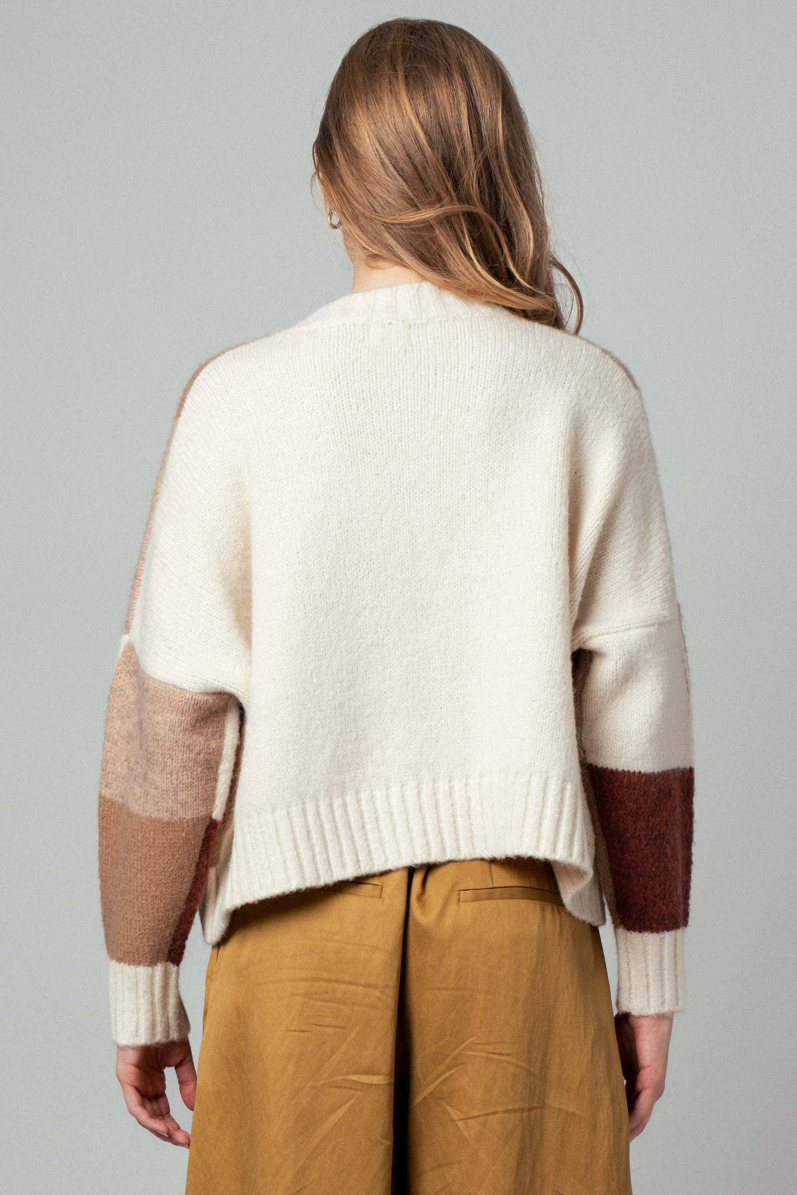 Urban Daizy Colorblock Checkerboard Yarn Appliqué Cardigan Mocha Cardigan - Women's (UDZ-OT-00168) – alternate view 5