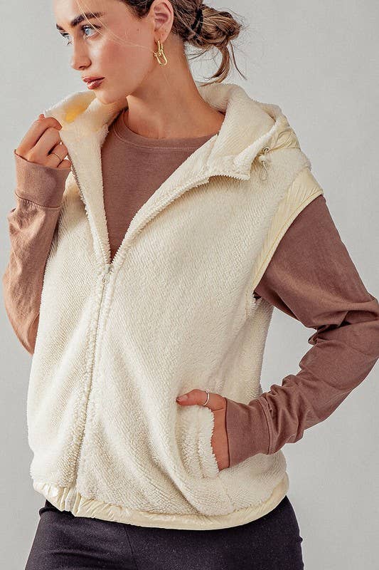 Urban Daizy Plush Faux Fur Zip Up with Contrast Trim Hooded Vest Black Outerwear Vest - Women's (UDZ-OT-00110) –…