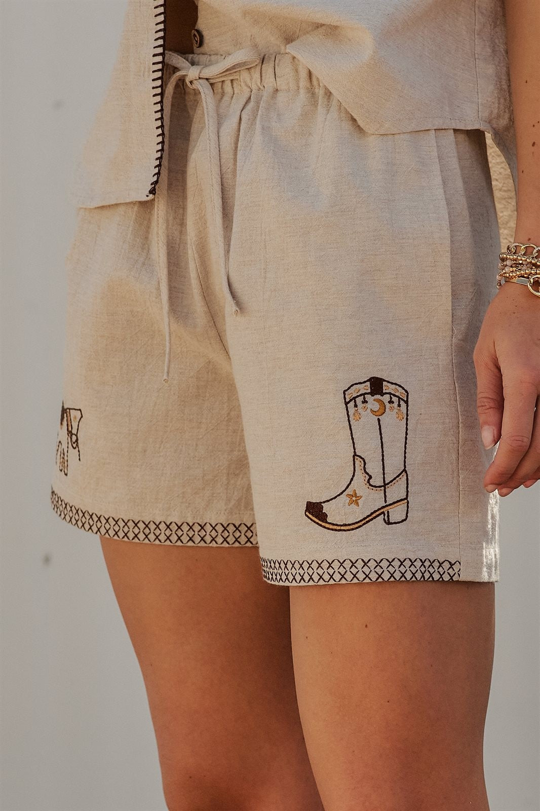 Sweet Cowgirl Boot Stitch Embroidered Shorts in LINEN - Women's Casual Shorts | Urban Daizy